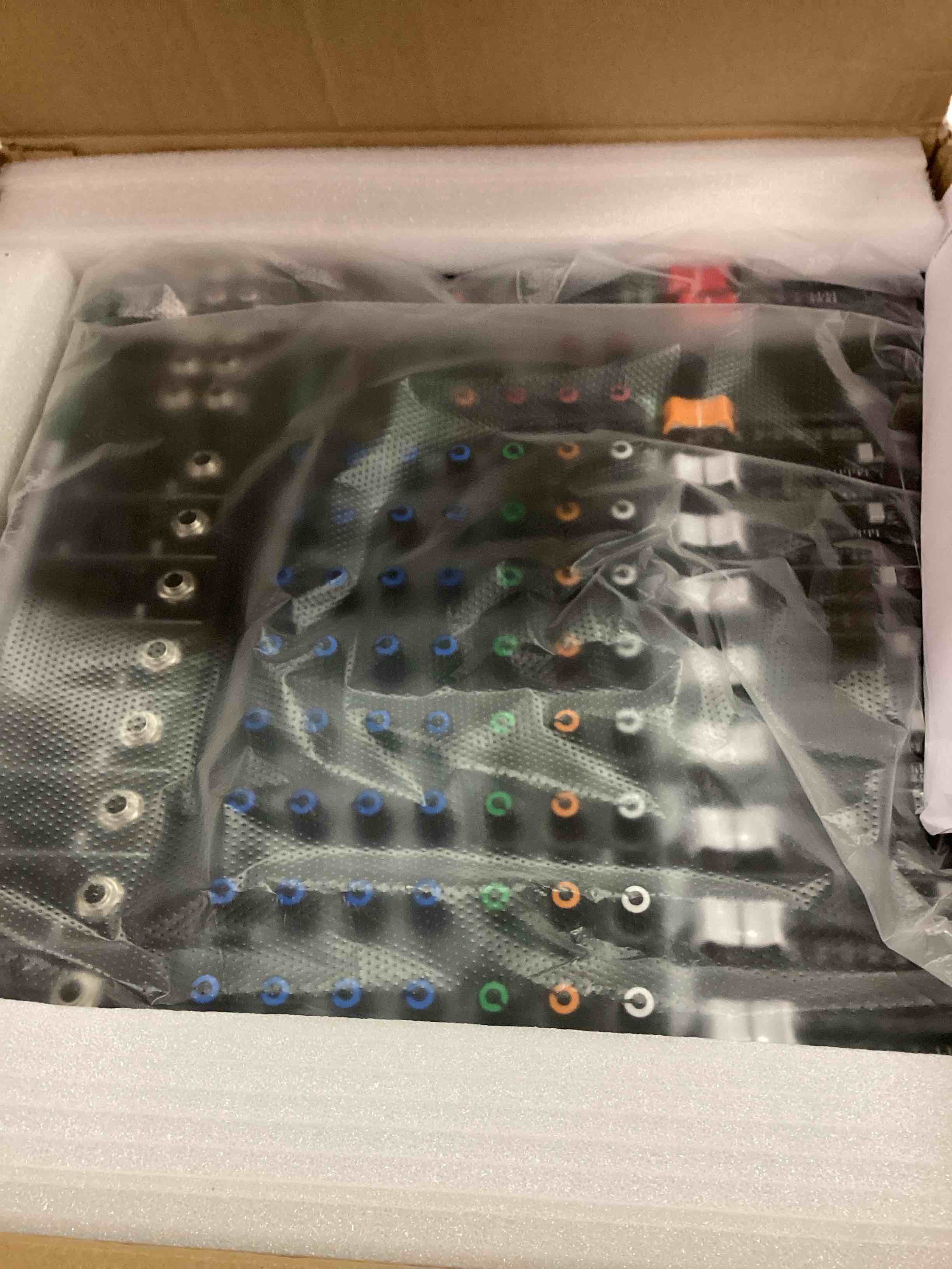 https://s3.amazonaws.com/lotting-images-prod/bidfta/BRN1638920_1735584377068.jpeg