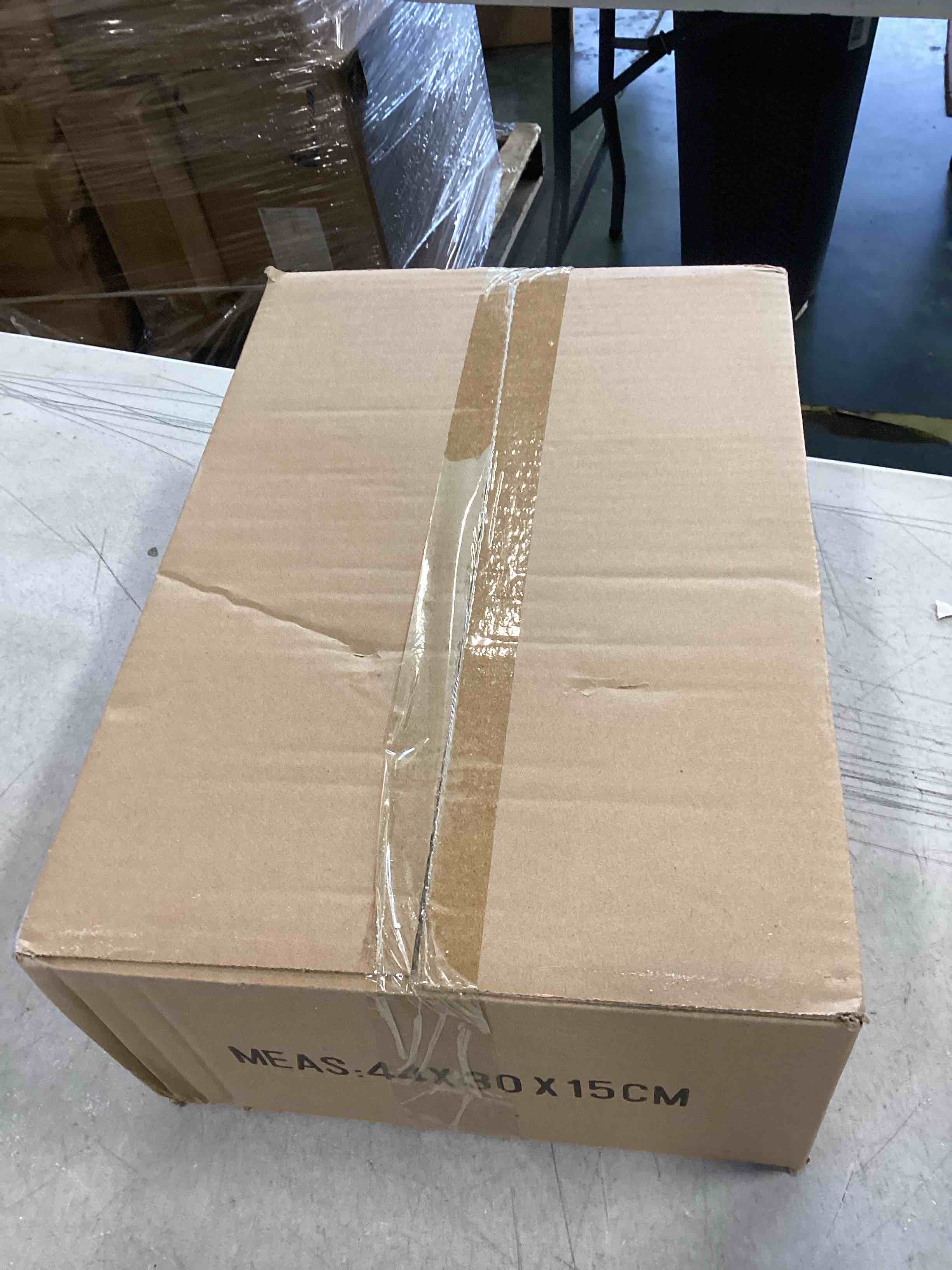 https://s3.amazonaws.com/lotting-images-prod/bidfta/BRN1644812_1734098484910.jpeg