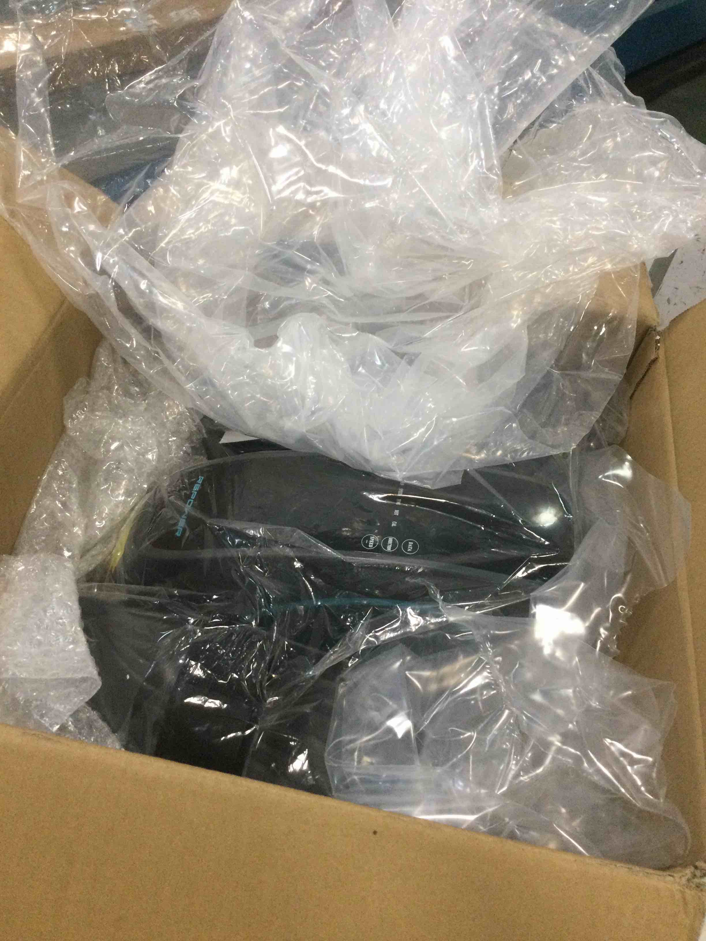 https://s3.amazonaws.com/lotting-images-prod/bidfta/BRN1645037_1735570541277.jpeg