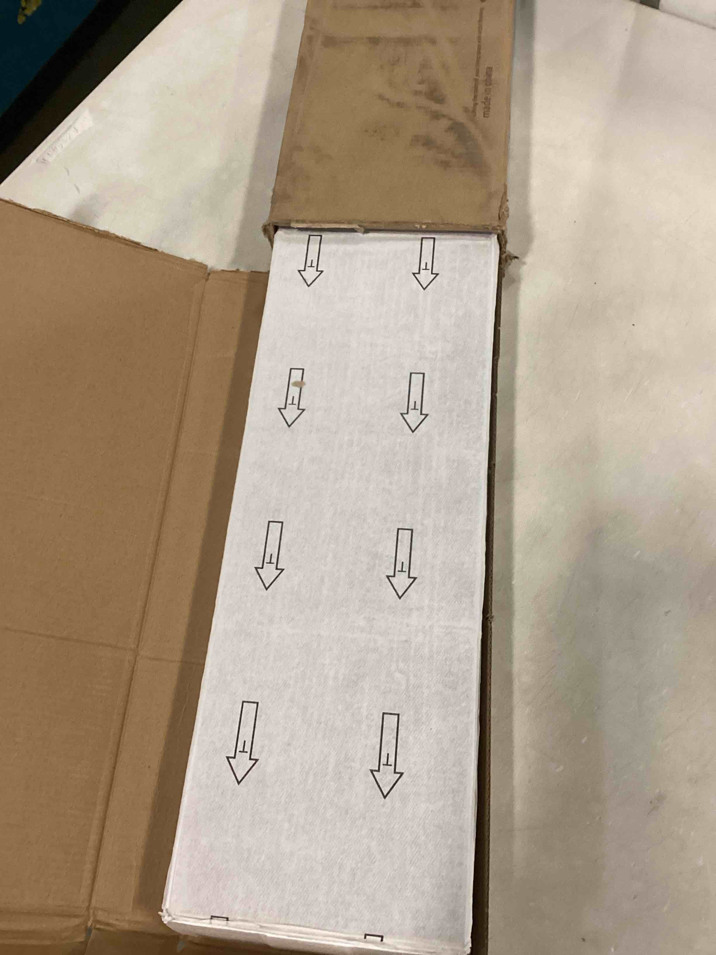 https://s3.amazonaws.com/lotting-images-prod/bidfta/BRN1645819_1735945384397.jpeg