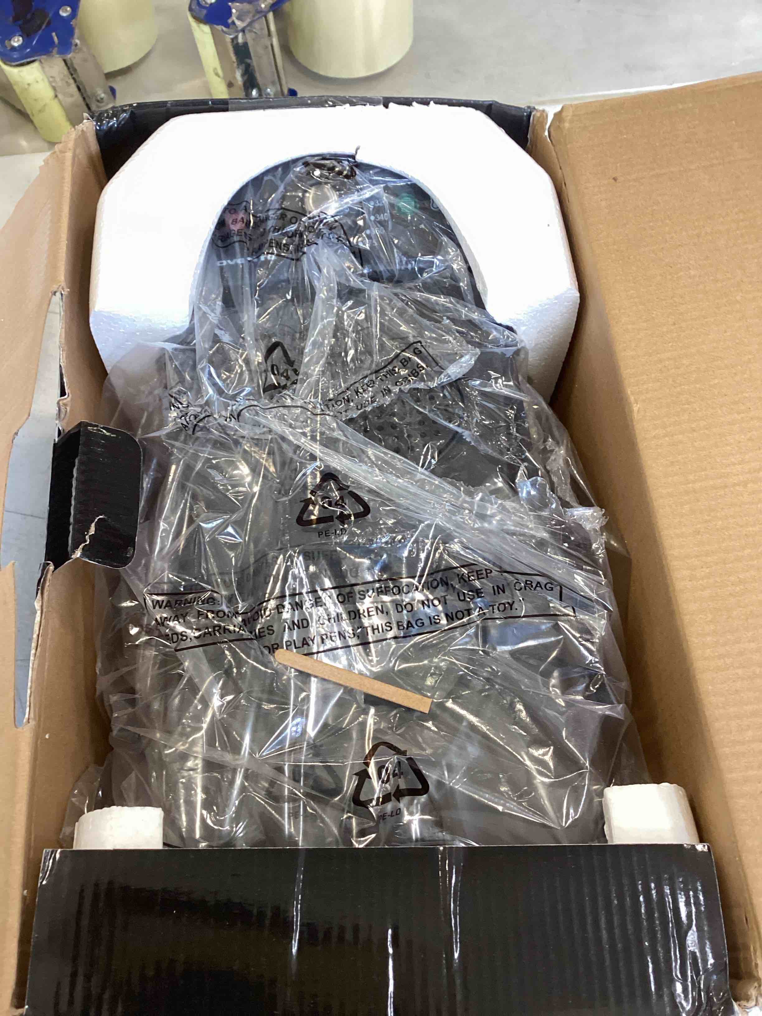 https://s3.amazonaws.com/lotting-images-prod/bidfta/BRN1646432_1739205803225.jpeg