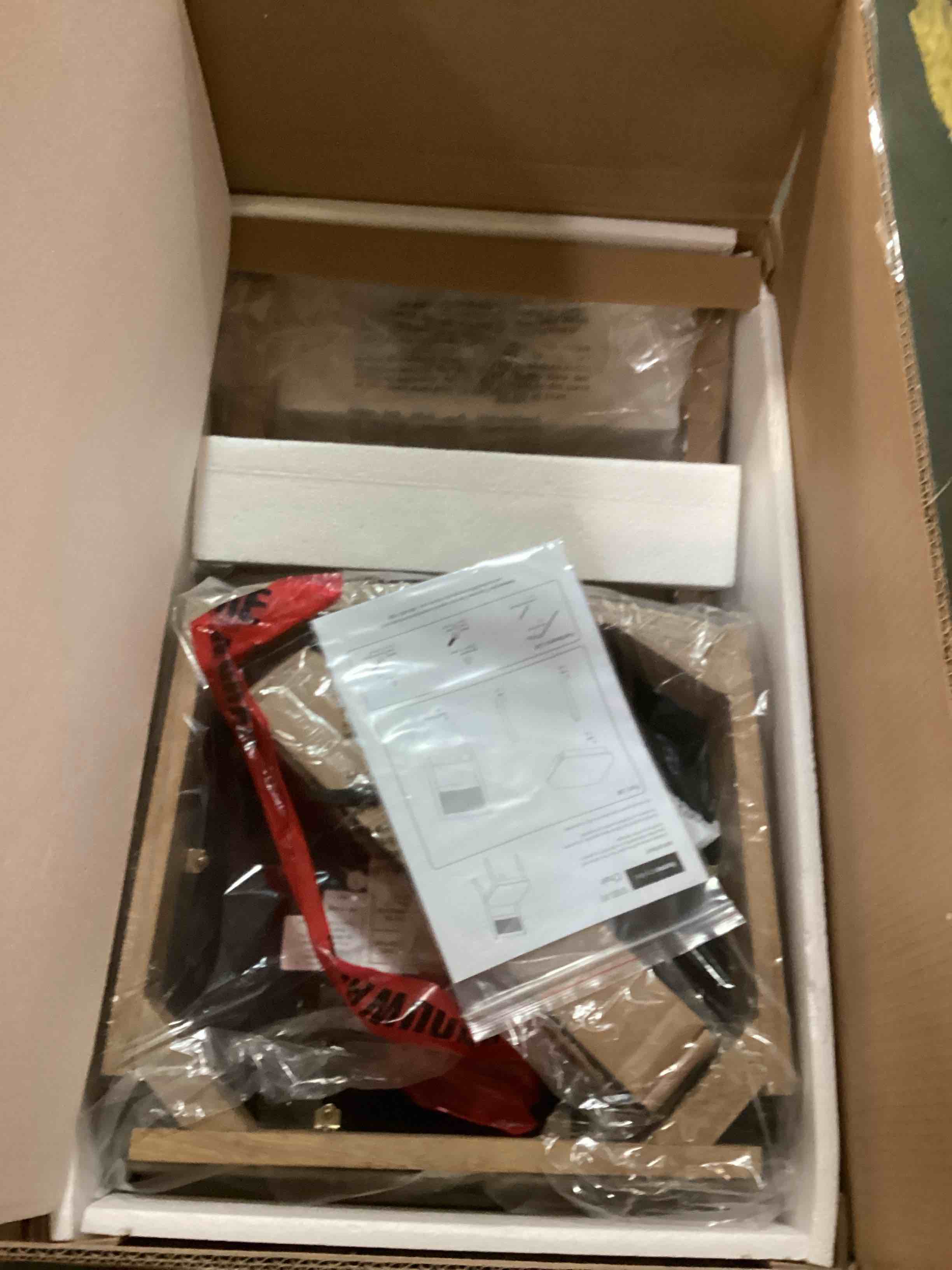 https://s3.amazonaws.com/lotting-images-prod/bidfta/BRN1646632_1739478018872.jpeg