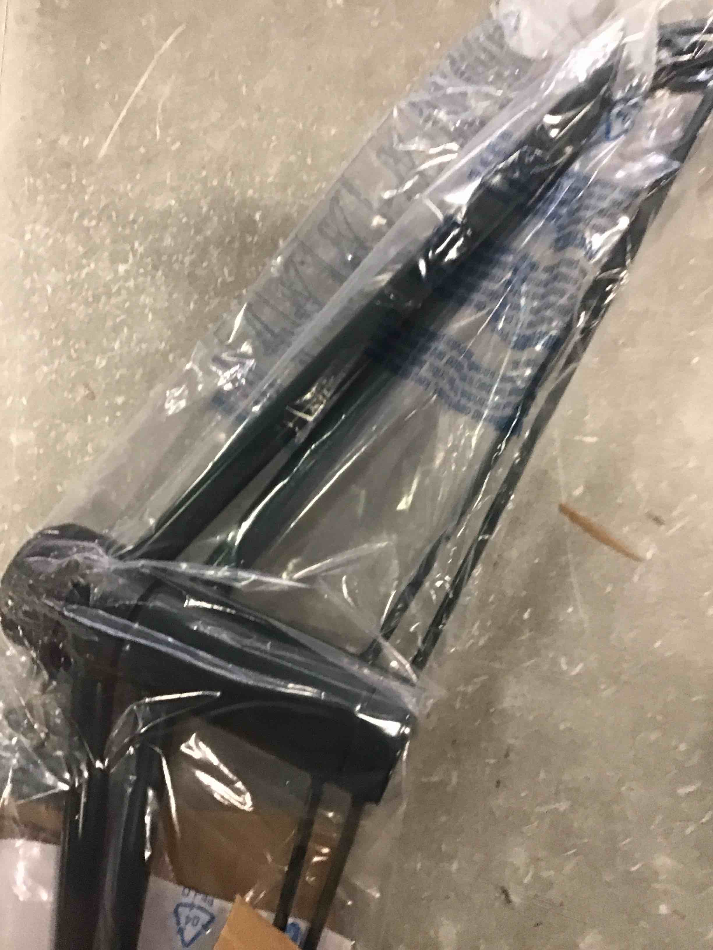 https://s3.amazonaws.com/lotting-images-prod/bidfta/BRN1647082_1740153645986.jpeg