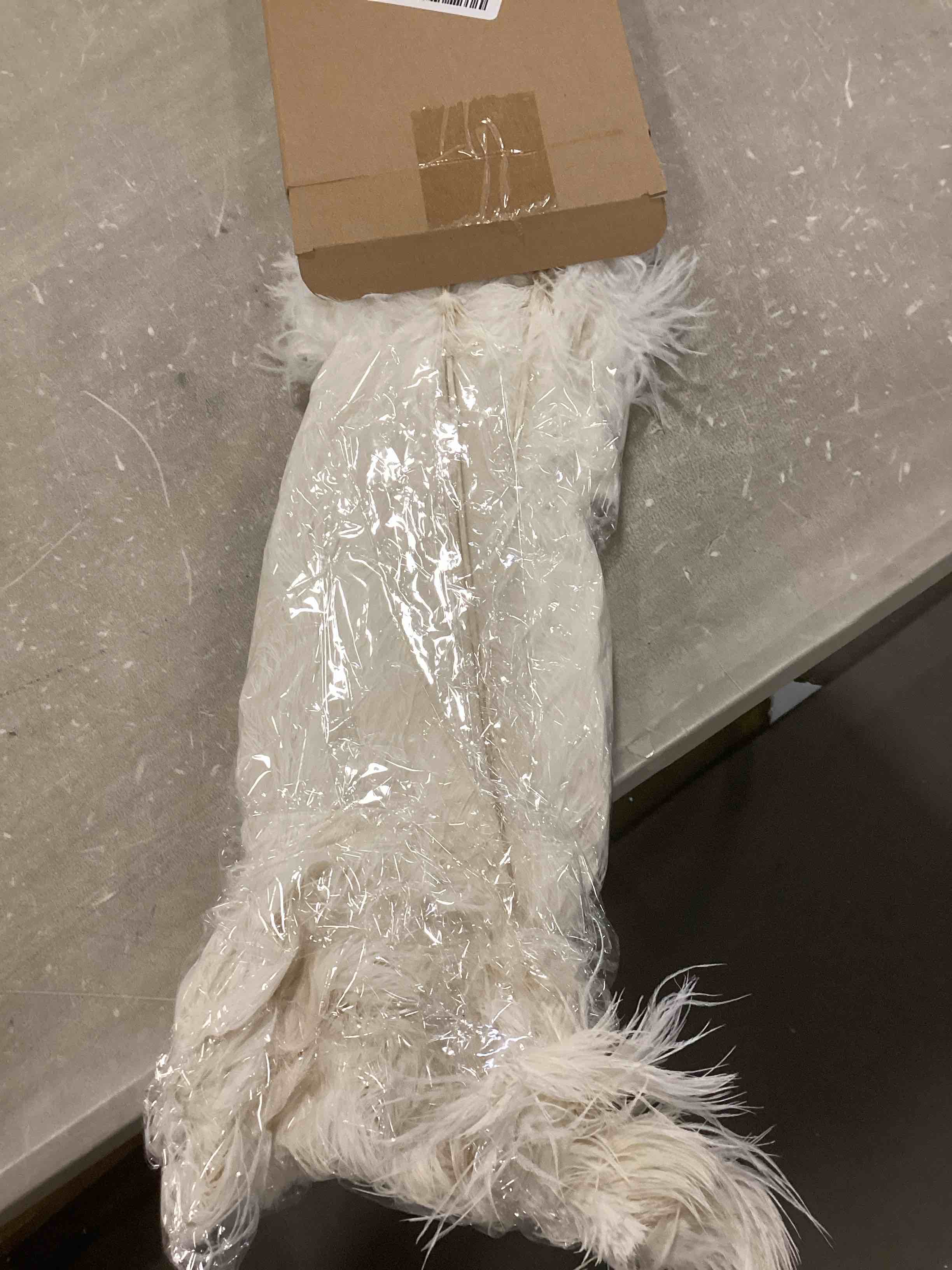 https://s3.amazonaws.com/lotting-images-prod/bidfta/BRN1649263_1734460087527.jpeg