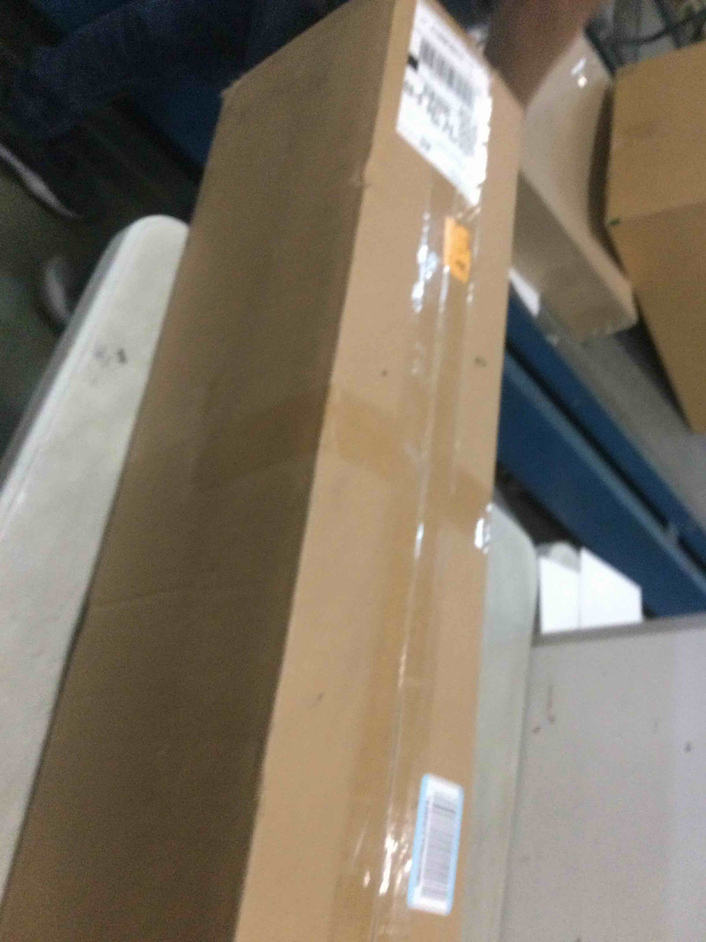 https://s3.amazonaws.com/lotting-images-prod/bidfta/BRN1651911_1733518536618.jpeg