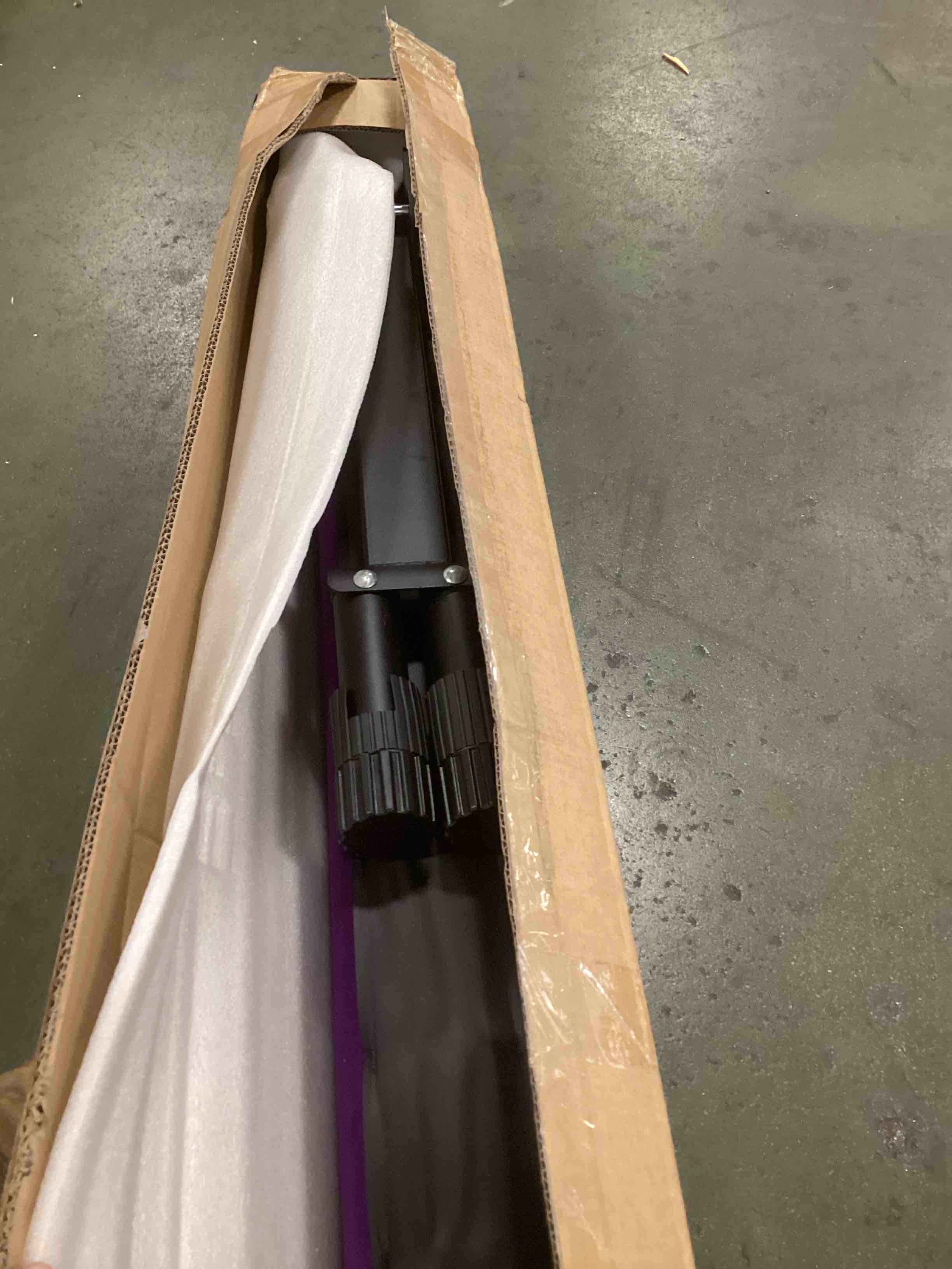https://s3.amazonaws.com/lotting-images-prod/bidfta/BRN1654070_1736273630936.jpeg