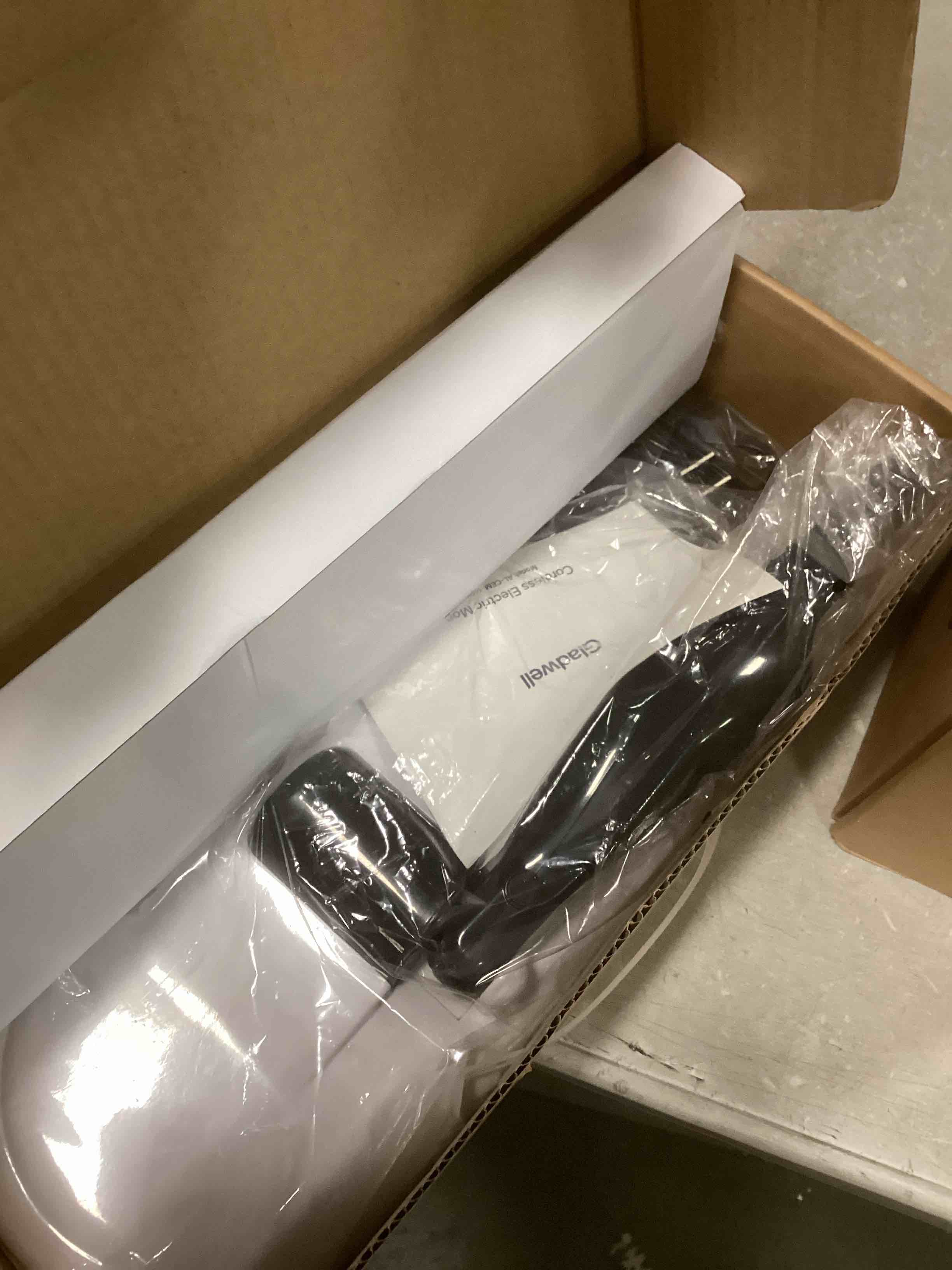 https://s3.amazonaws.com/lotting-images-prod/bidfta/BRN1657378_1734440454139.jpeg