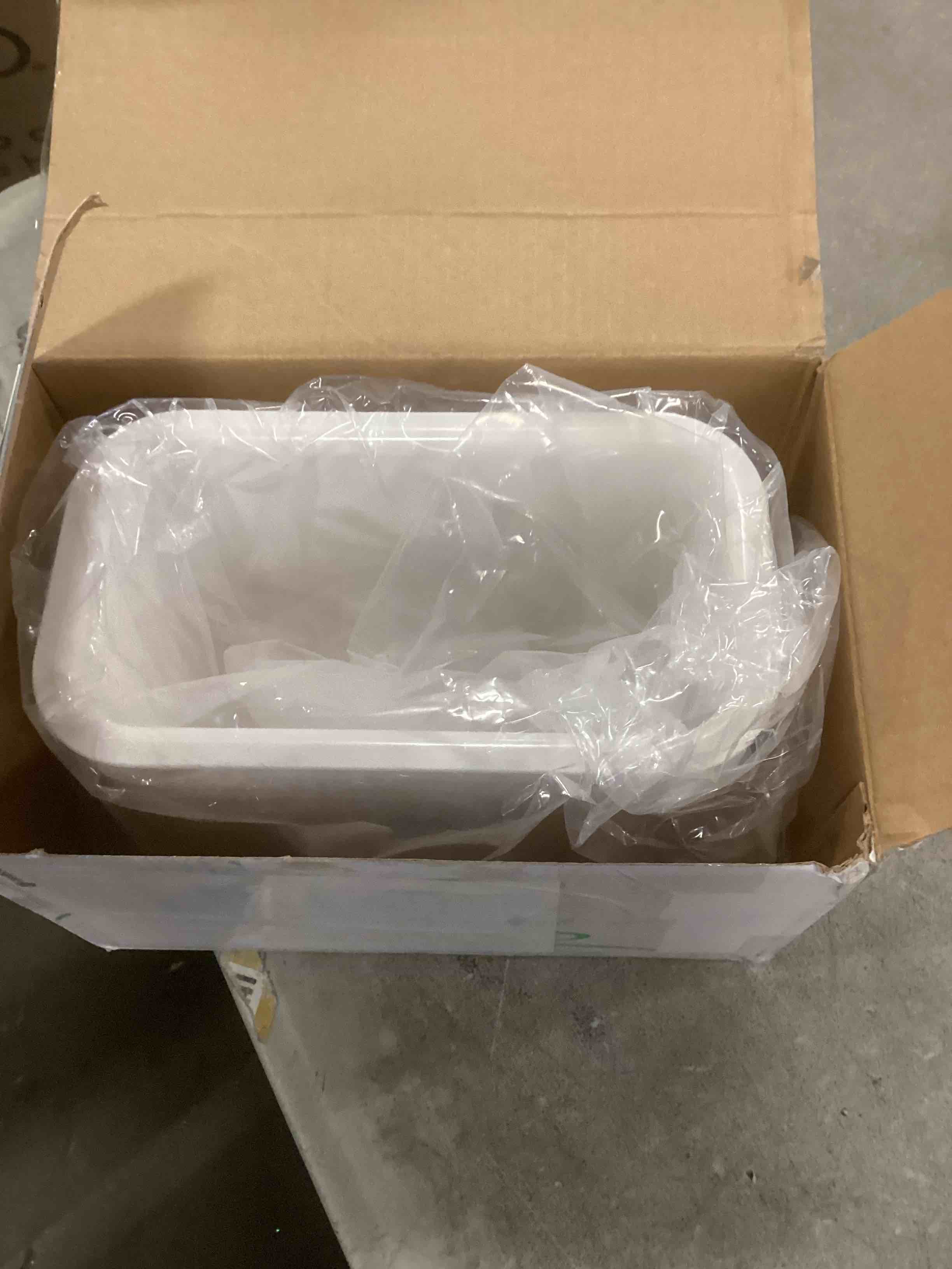 https://s3.amazonaws.com/lotting-images-prod/bidfta/BRN1658708_1735061621900.jpeg