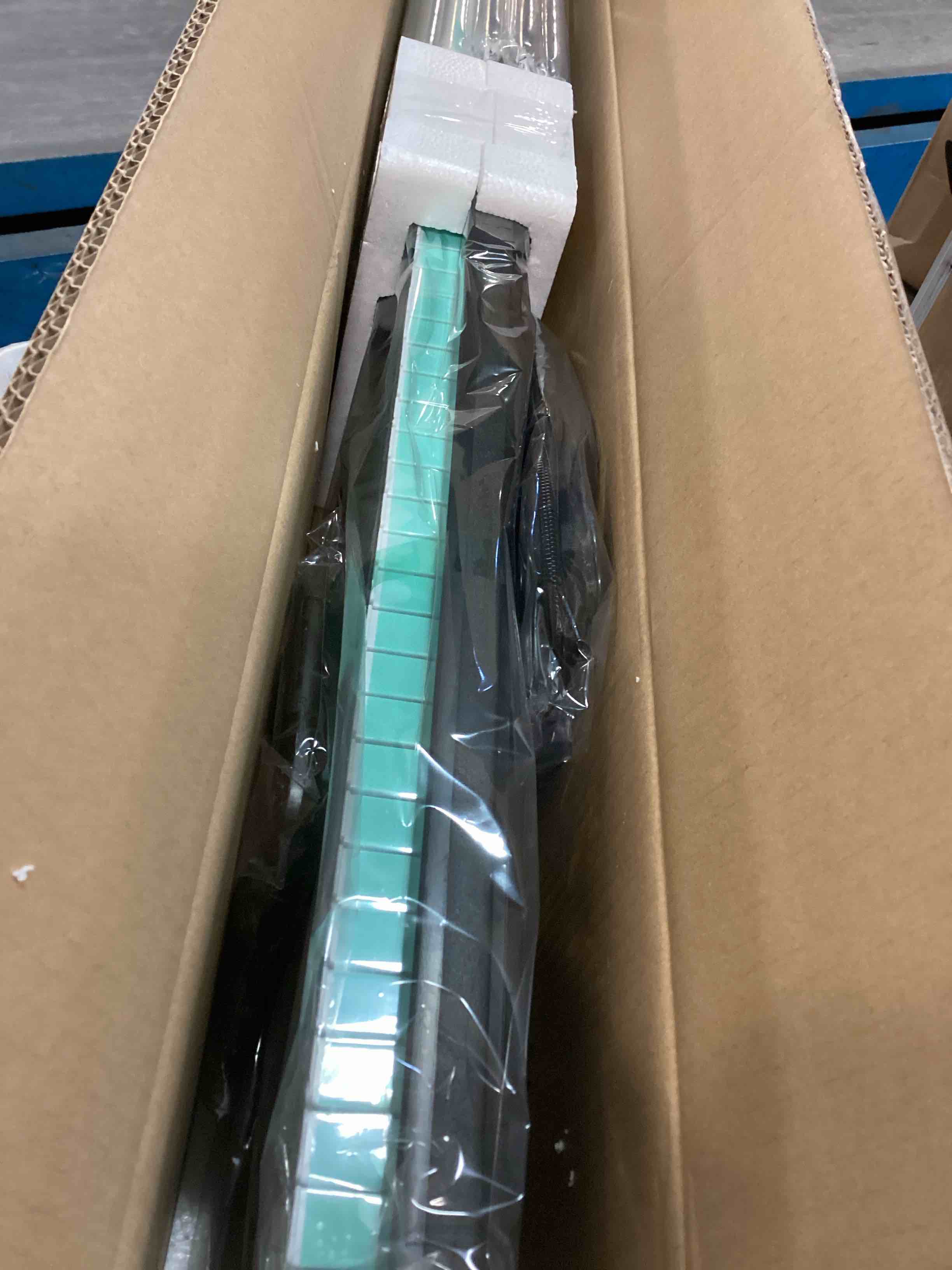 https://s3.amazonaws.com/lotting-images-prod/bidfta/BRN1659947_1735846534716.jpeg