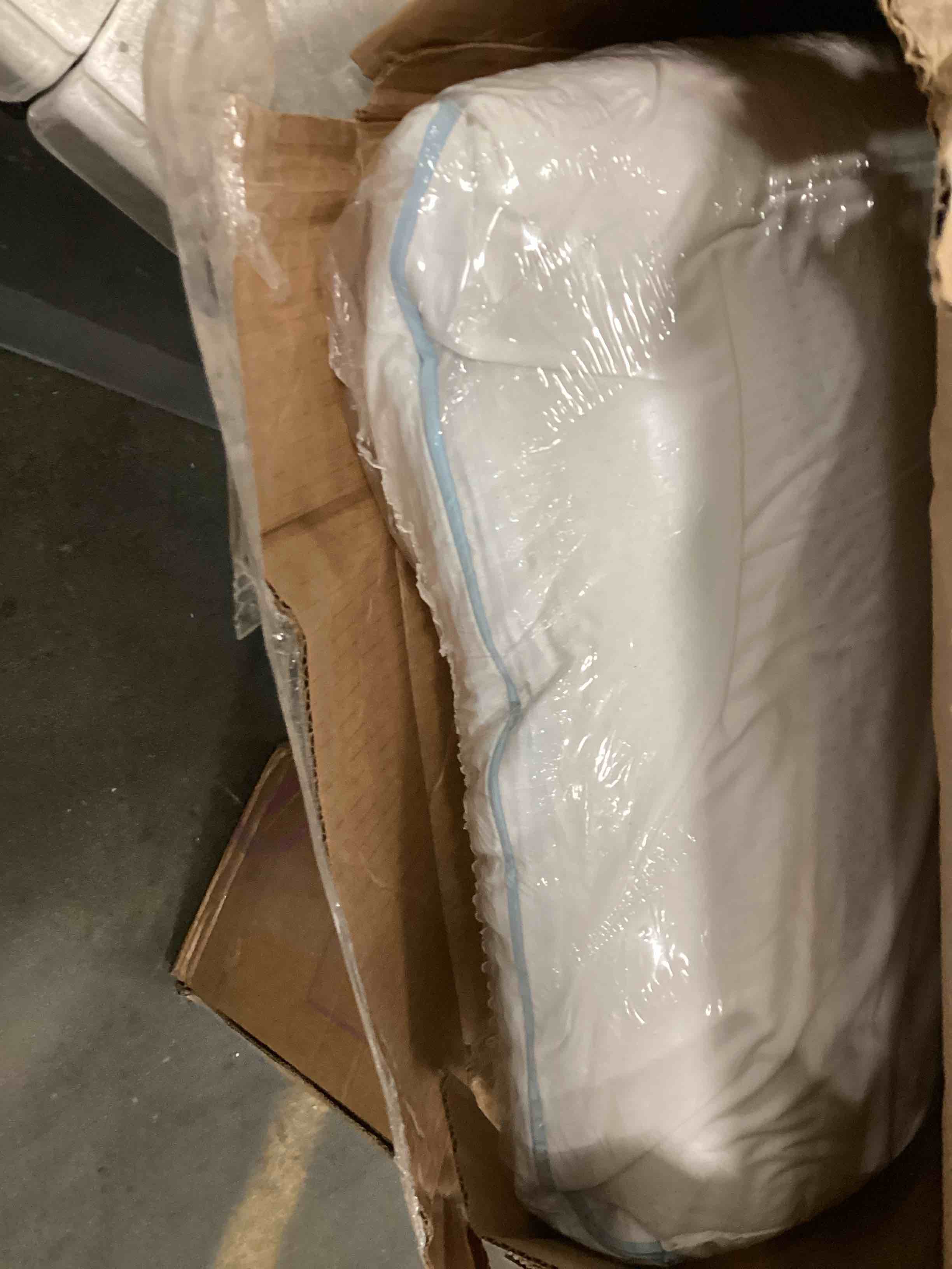 https://s3.amazonaws.com/lotting-images-prod/bidfta/BRN1660010_1735605560911.jpeg