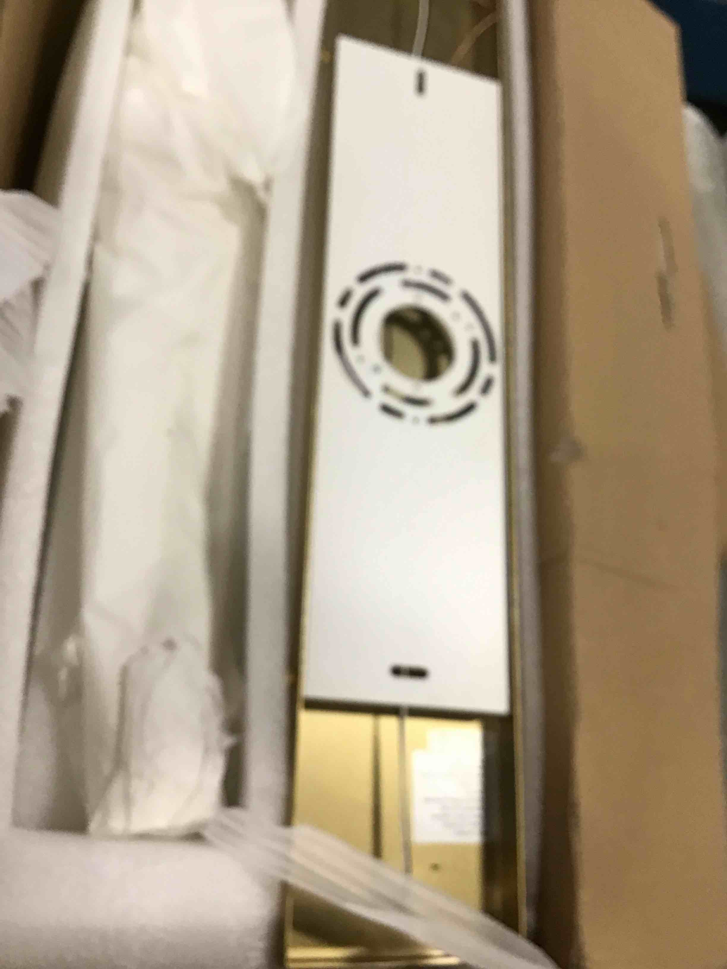 https://s3.amazonaws.com/lotting-images-prod/bidfta/BRN1661110_1736263954167.jpeg