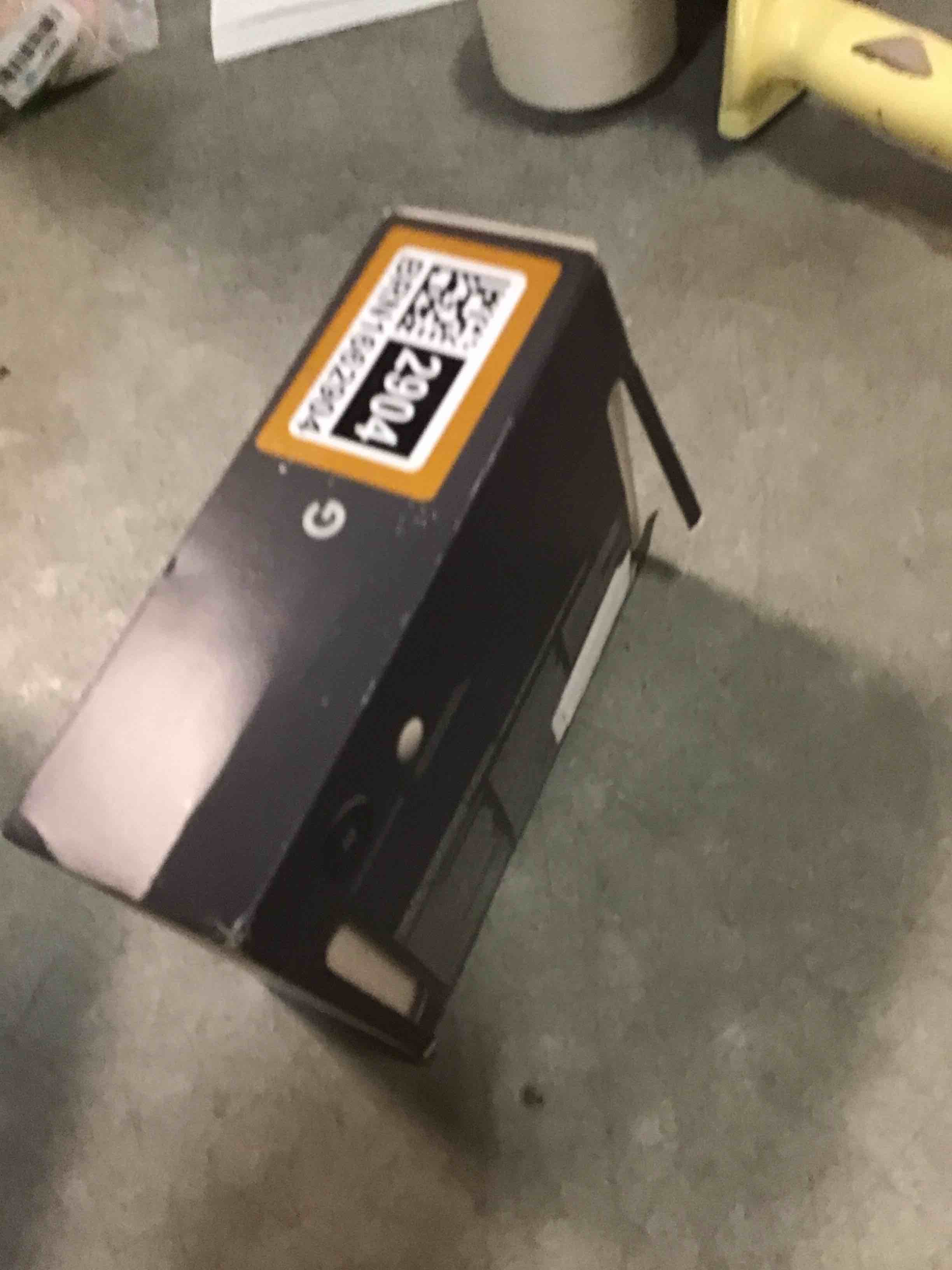 https://s3.amazonaws.com/lotting-images-prod/bidfta/BRN1662904_1737031056370.jpeg