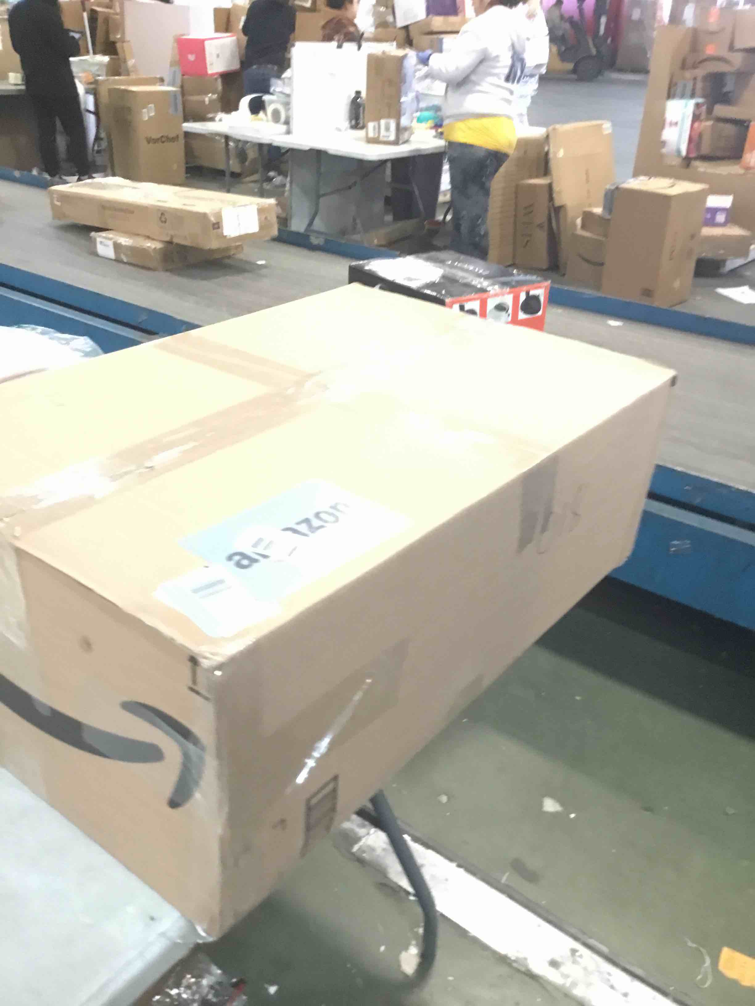 https://s3.amazonaws.com/lotting-images-prod/bidfta/BRN1669425_1736783485560.jpeg