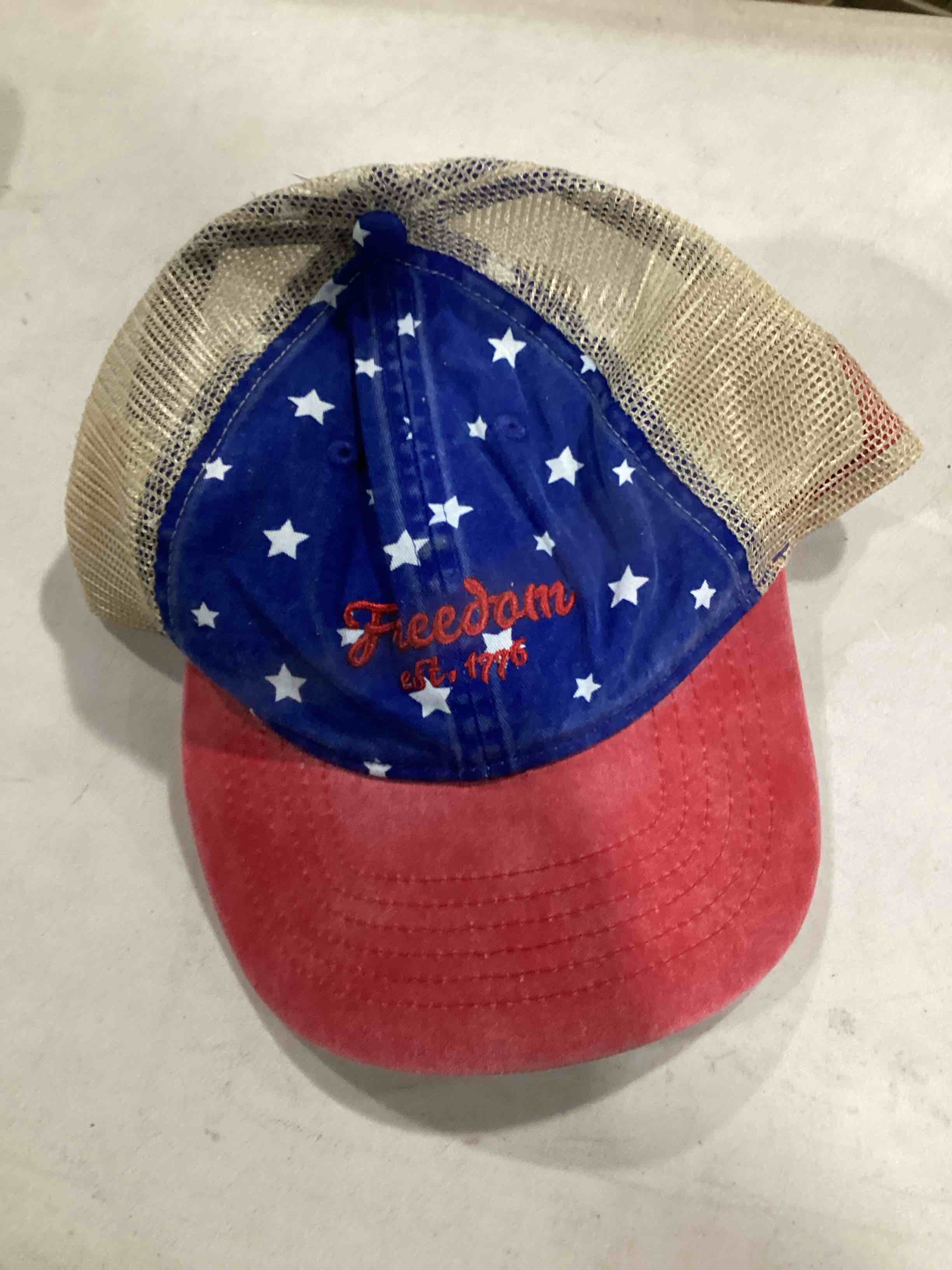 ladies America freedom est 1776 M back  hat  freedom  stars red white n blue