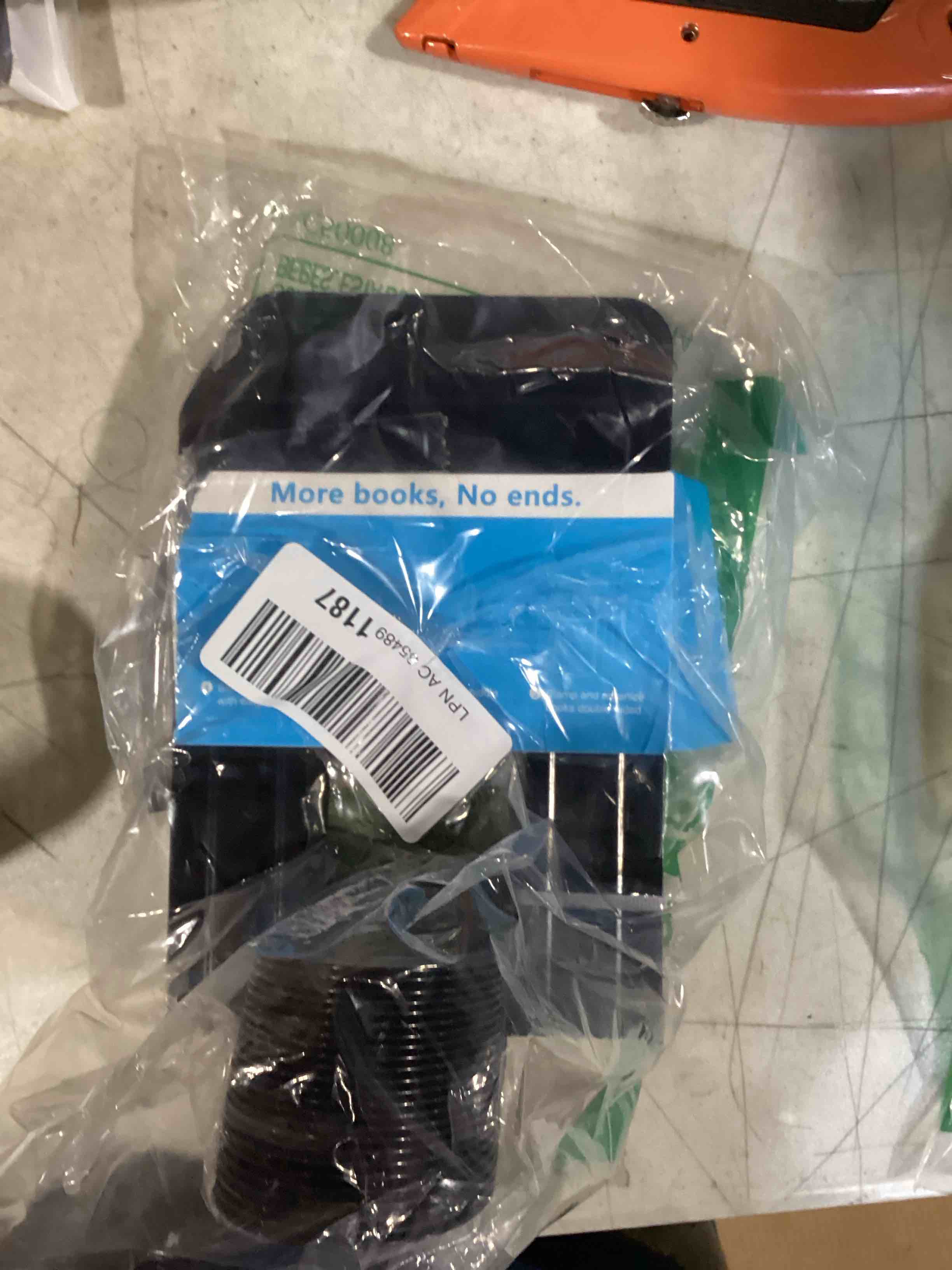 https://s3.amazonaws.com/lotting-images-prod/bidfta/BRN1679013_1733248302650.jpeg