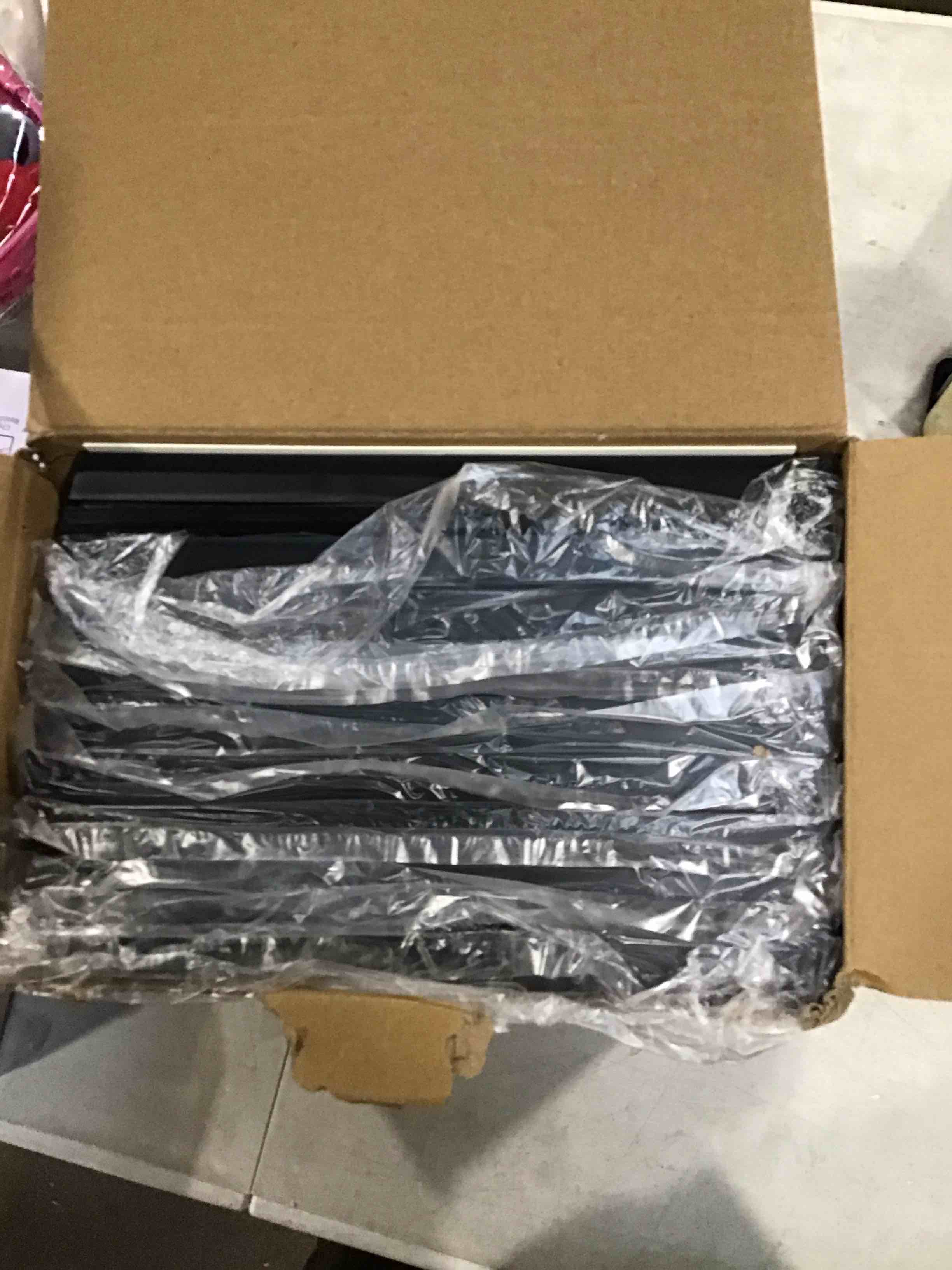https://s3.amazonaws.com/lotting-images-prod/bidfta/BRN1682552_1738157352561.jpeg