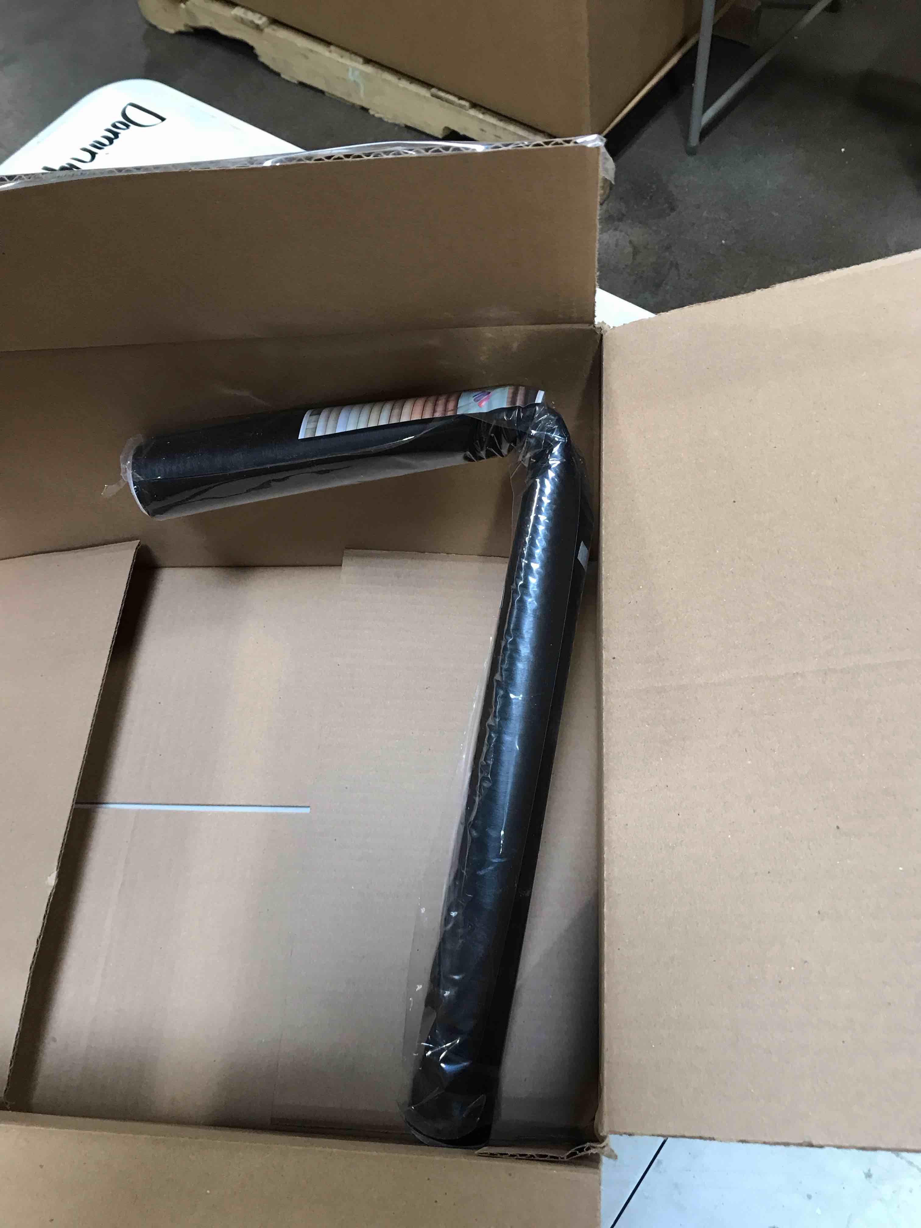 https://s3.amazonaws.com/lotting-images-prod/bidfta/BRN1682665_1738173385946.jpeg