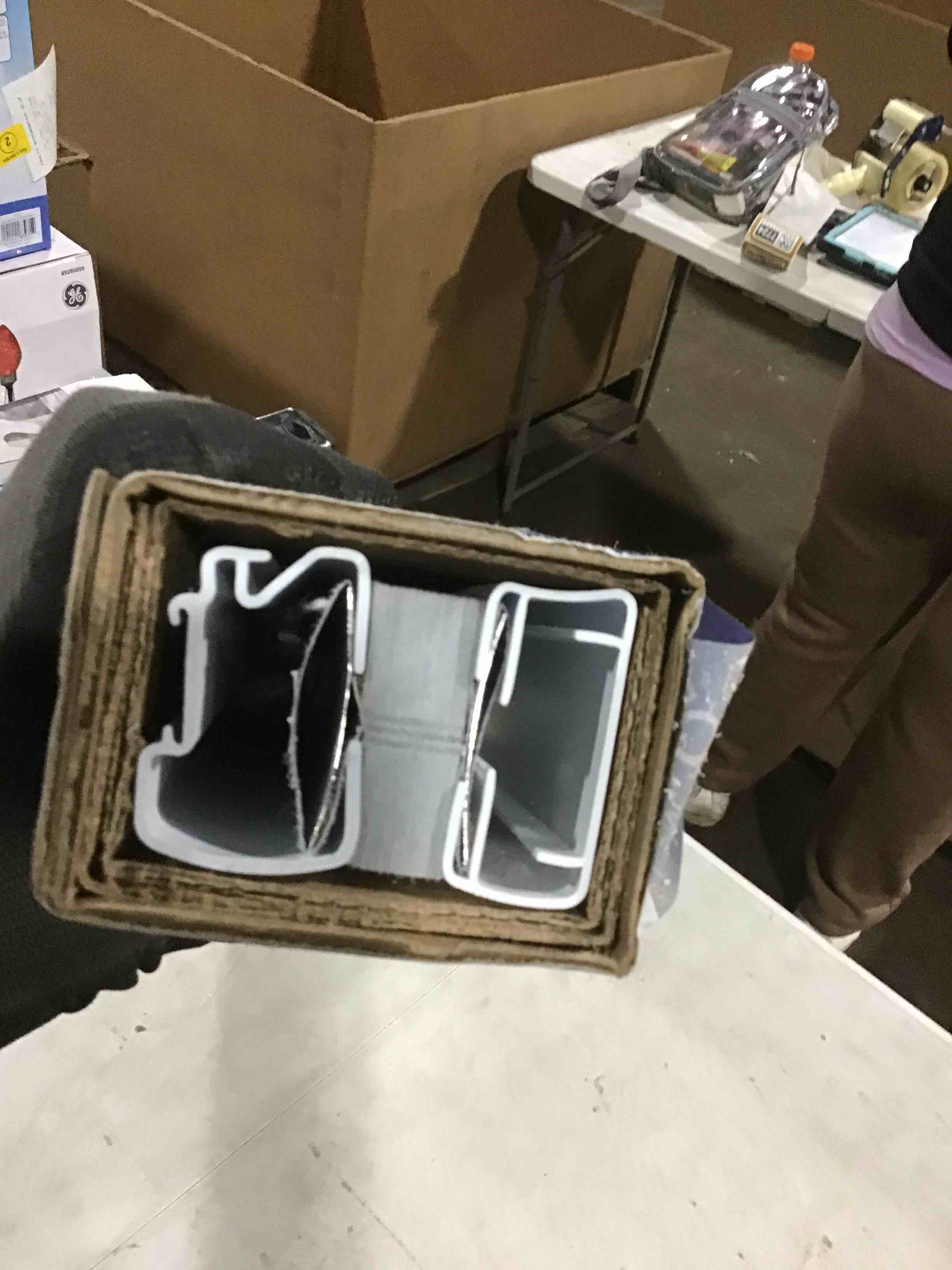 https://s3.amazonaws.com/lotting-images-prod/bidfta/BRN1683009_1738585524499.jpeg