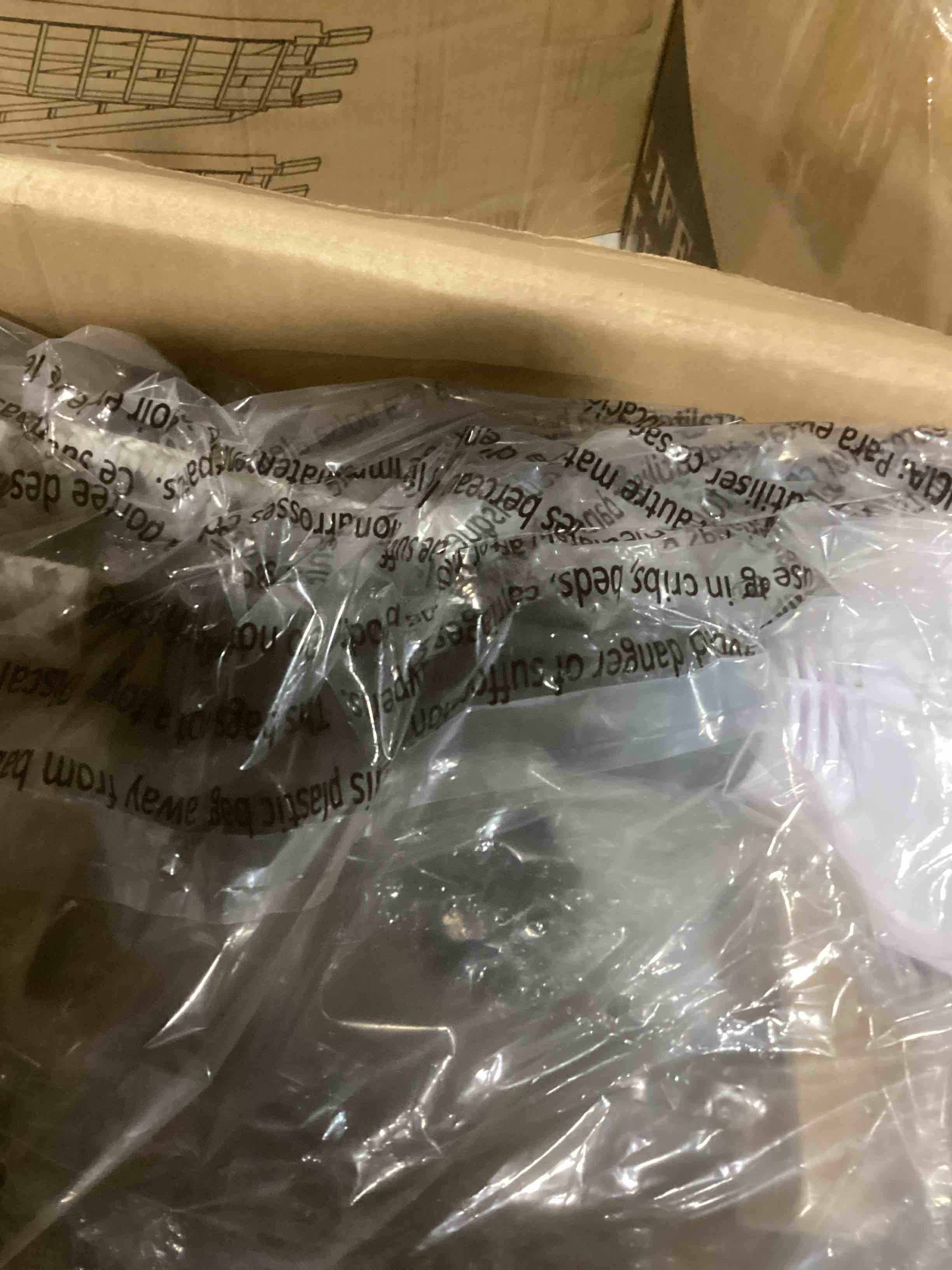 https://s3.amazonaws.com/lotting-images-prod/bidfta/BRN1689410_1738163294633.jpeg