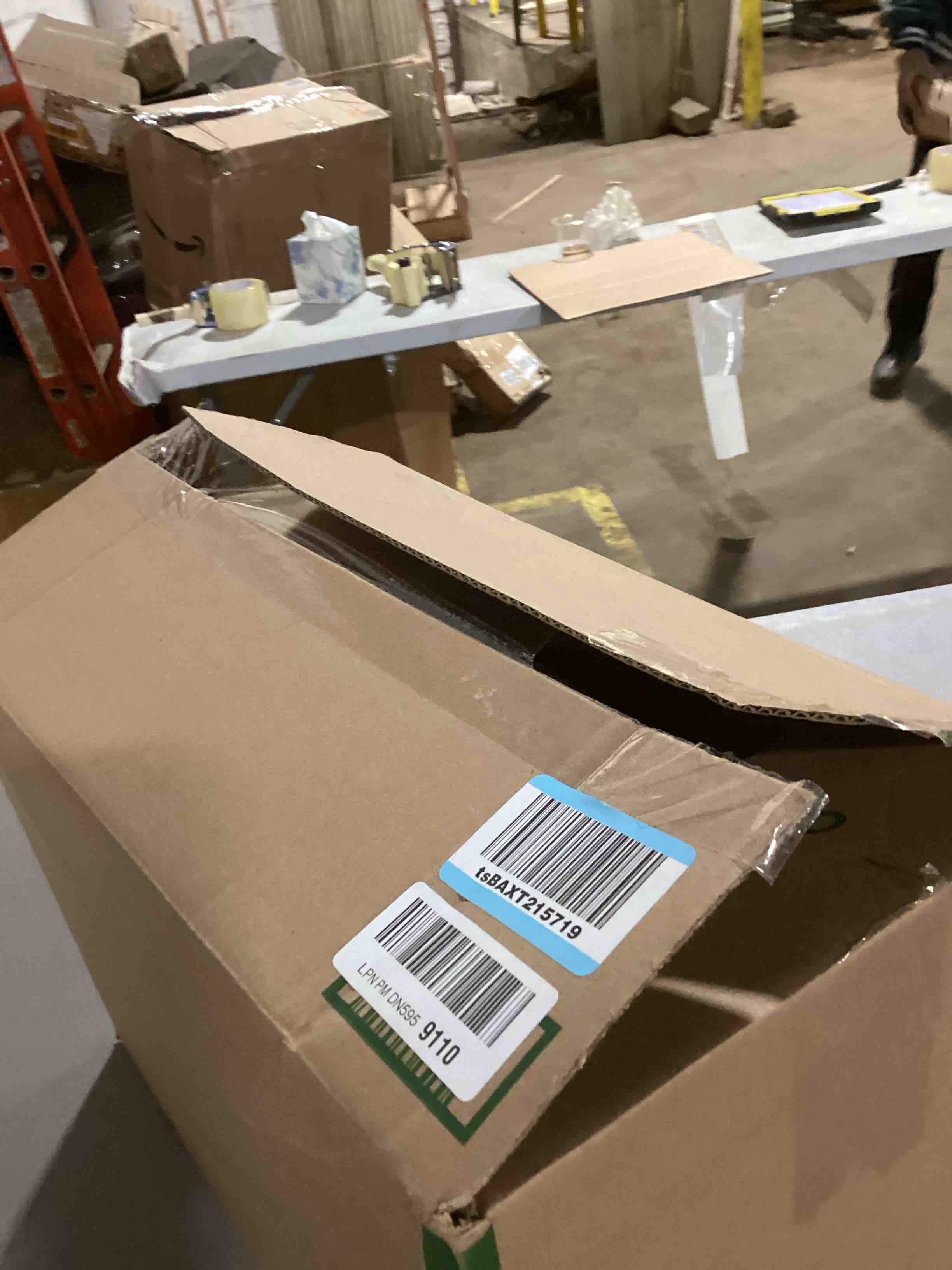 https://s3.amazonaws.com/lotting-images-prod/bidfta/BRN1690372_1736783208707.jpeg