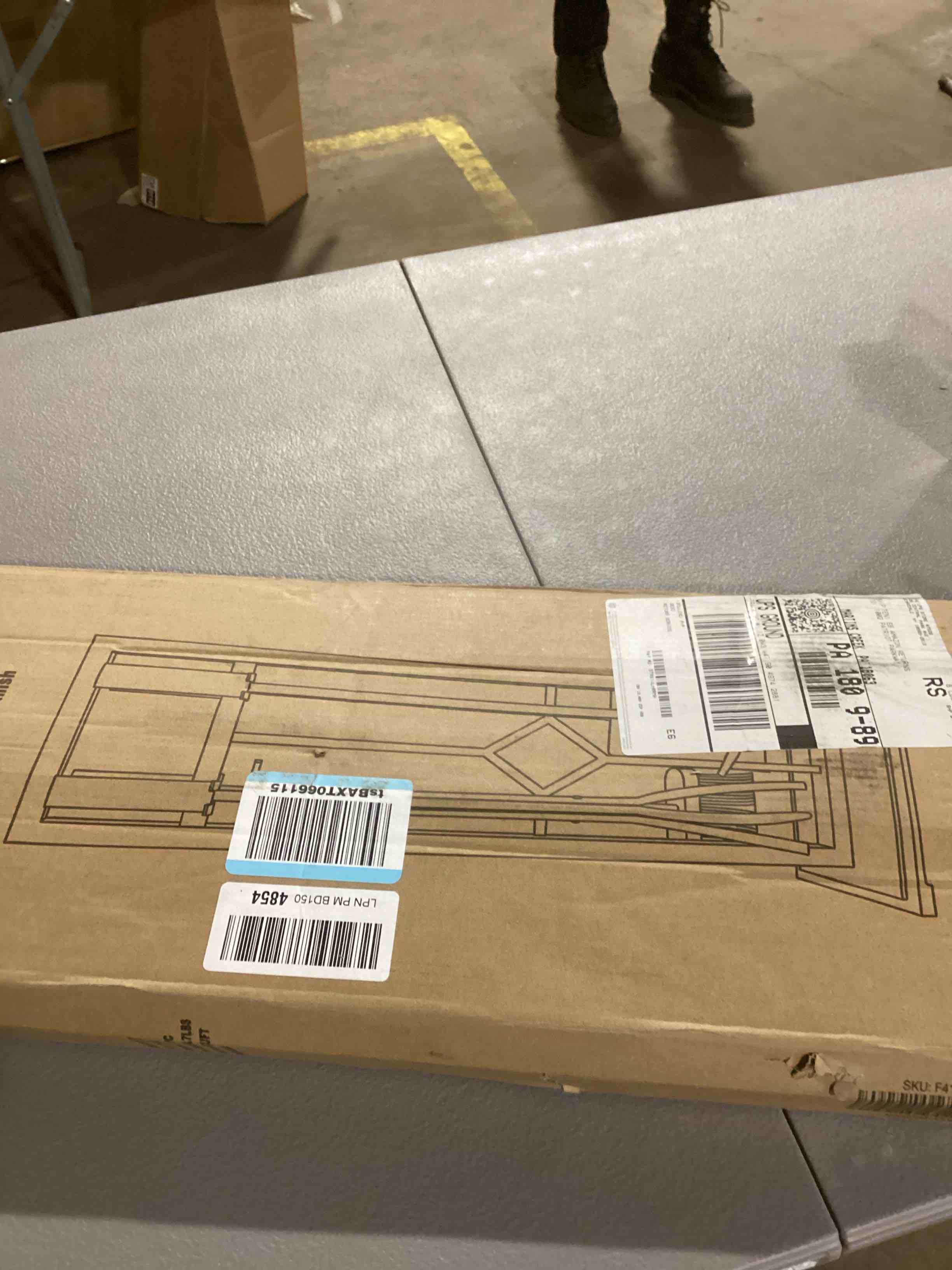 https://s3.amazonaws.com/lotting-images-prod/bidfta/BRN1690417_1736792836856.jpeg