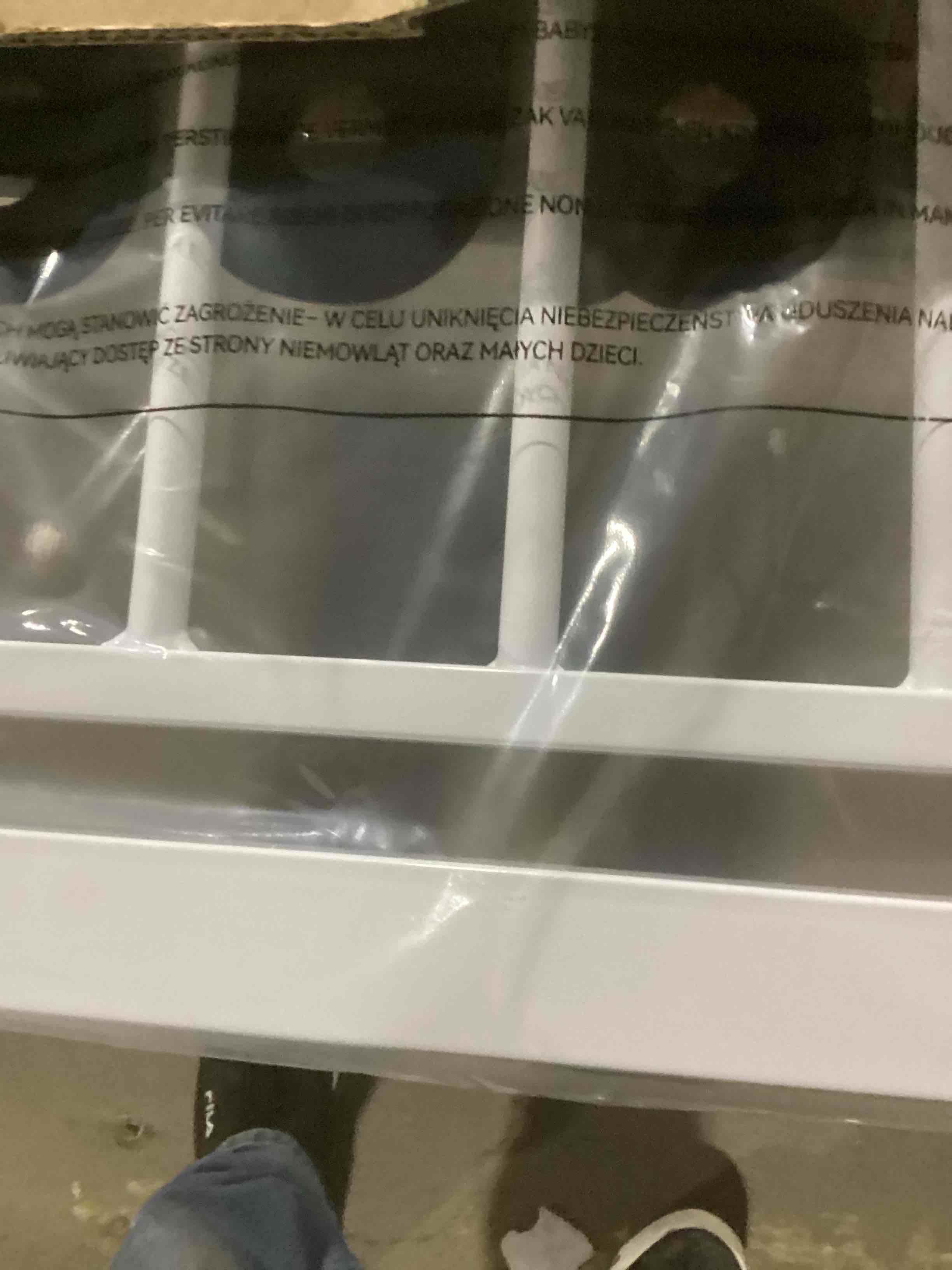 https://s3.amazonaws.com/lotting-images-prod/bidfta/BRN1690810_1737481112834.jpeg