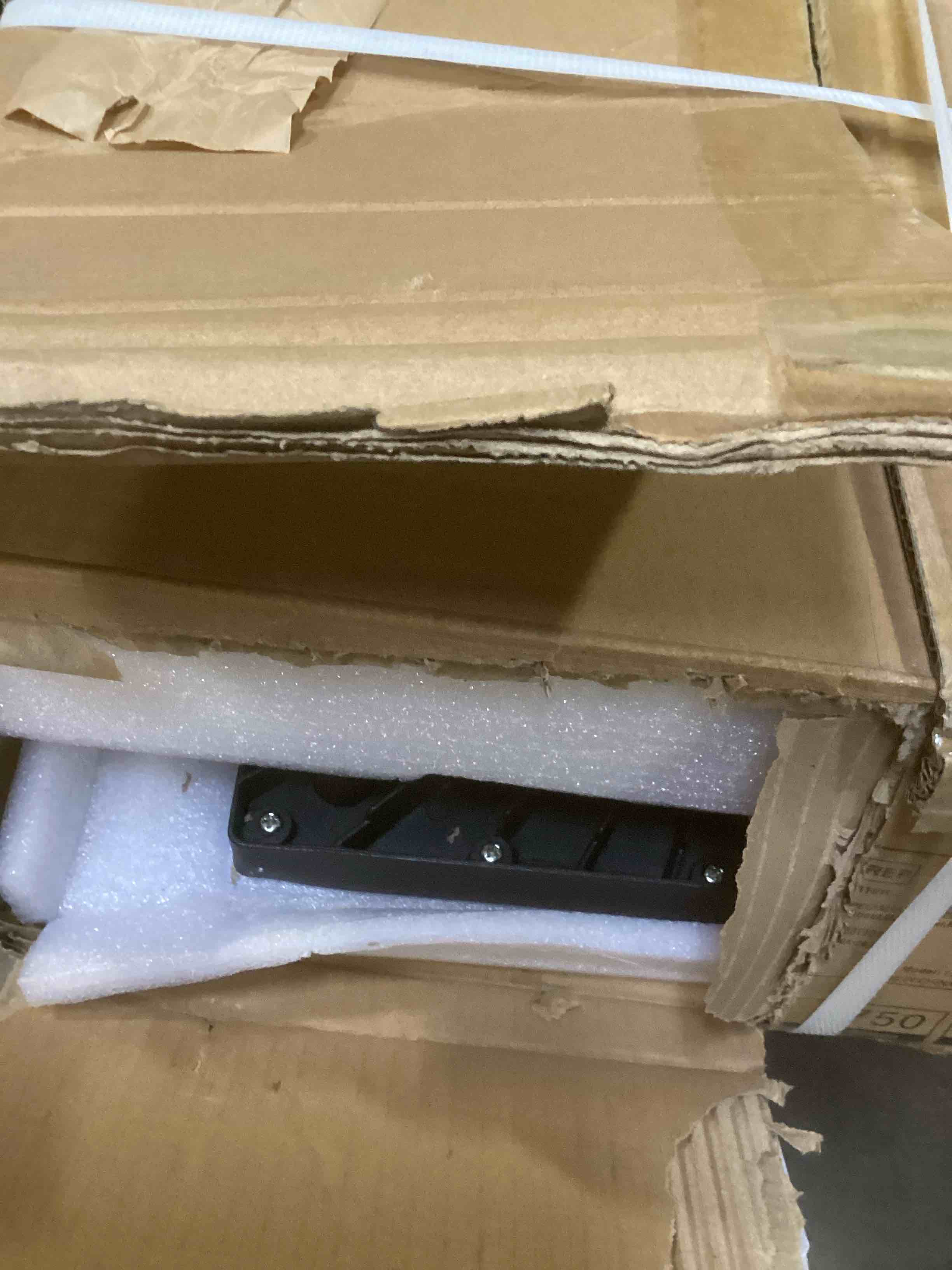 https://s3.amazonaws.com/lotting-images-prod/bidfta/BRN1691730_1737993166101.jpeg