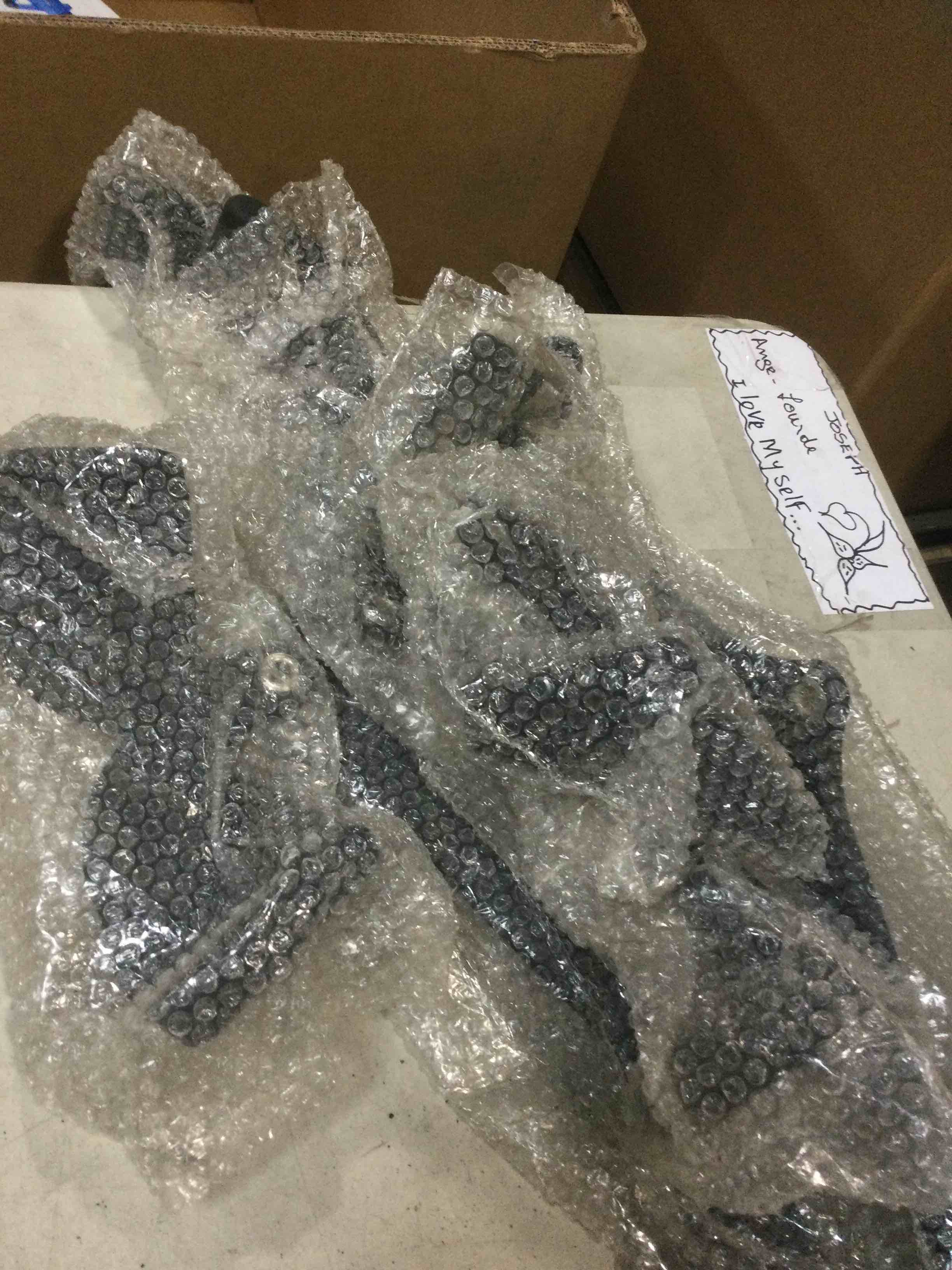 Condition photo showing As Is for sostenedorvde pesas 