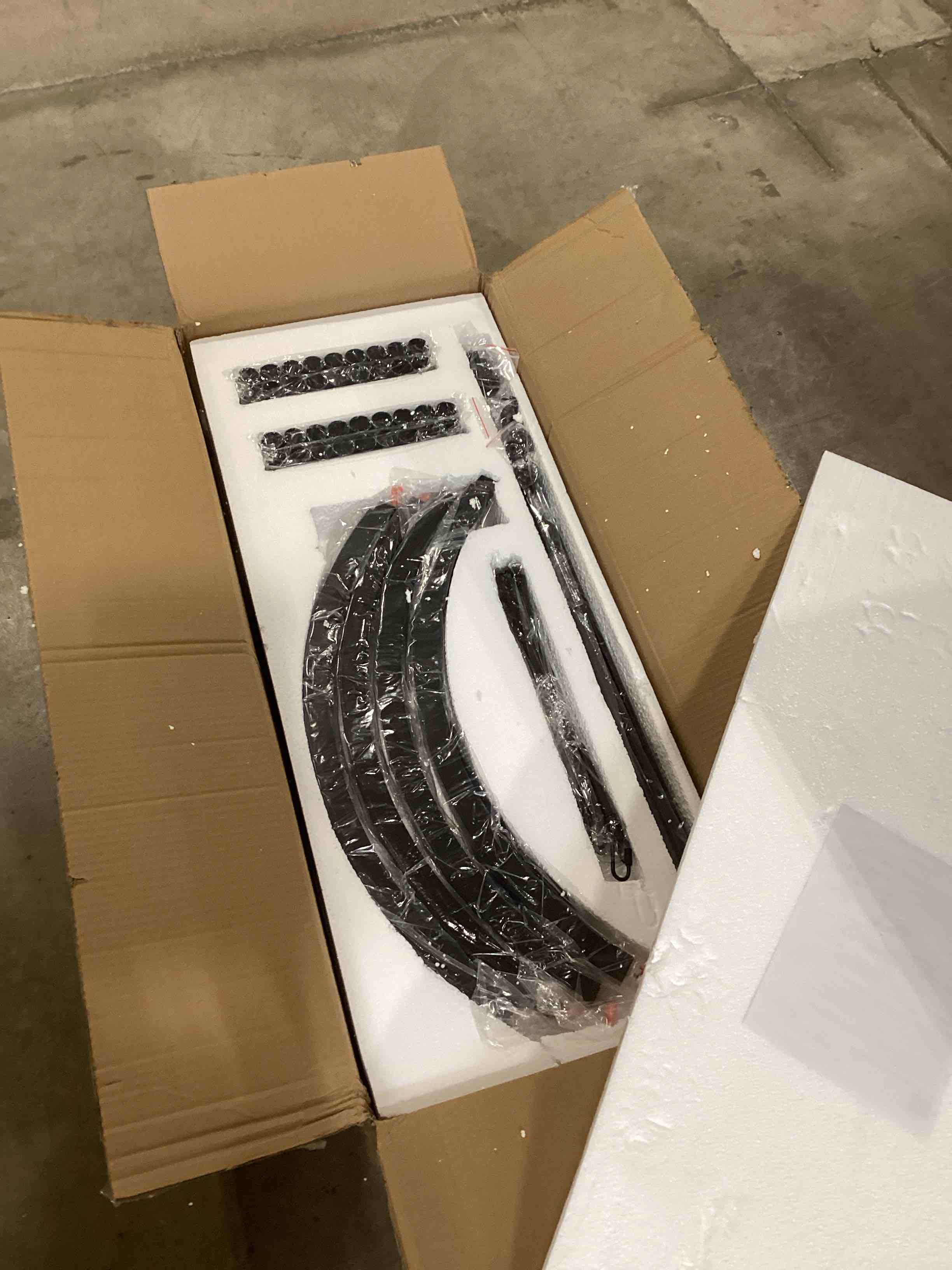 https://s3.amazonaws.com/lotting-images-prod/bidfta/BRN1720566_1744035730853.jpeg