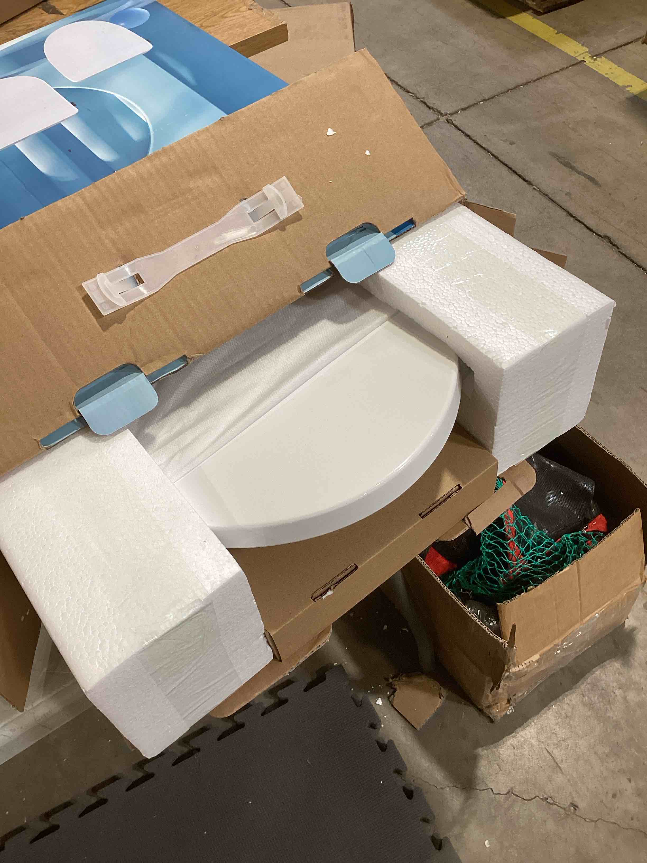 https://s3.amazonaws.com/lotting-images-prod/bidfta/BRN1722113_1745347816007.jpeg