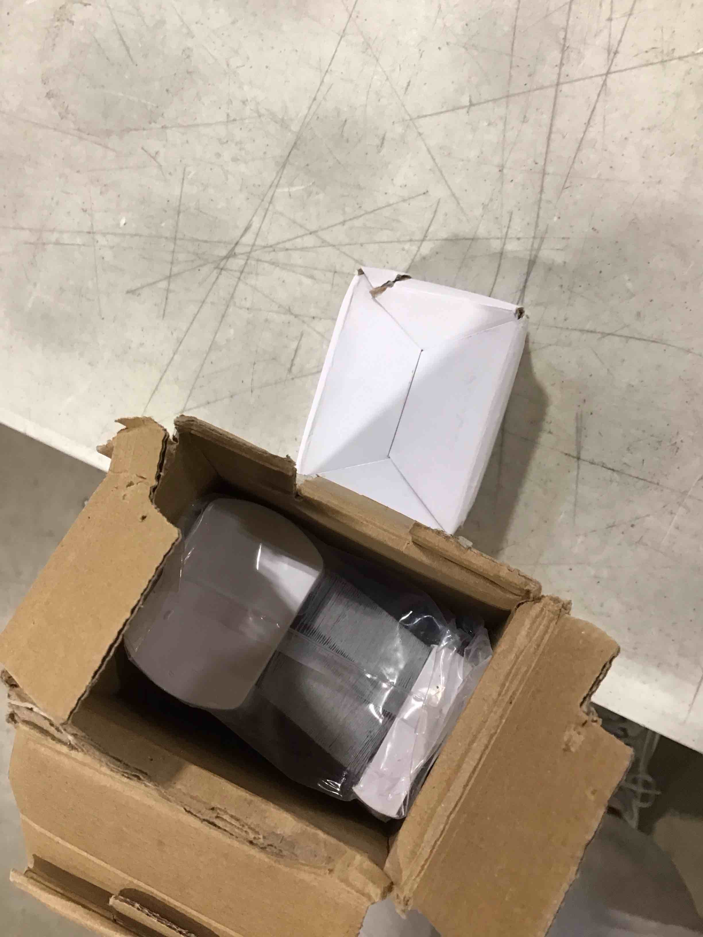 https://s3.amazonaws.com/lotting-images-prod/bidfta/BRN1724011_1745498057928.jpeg
