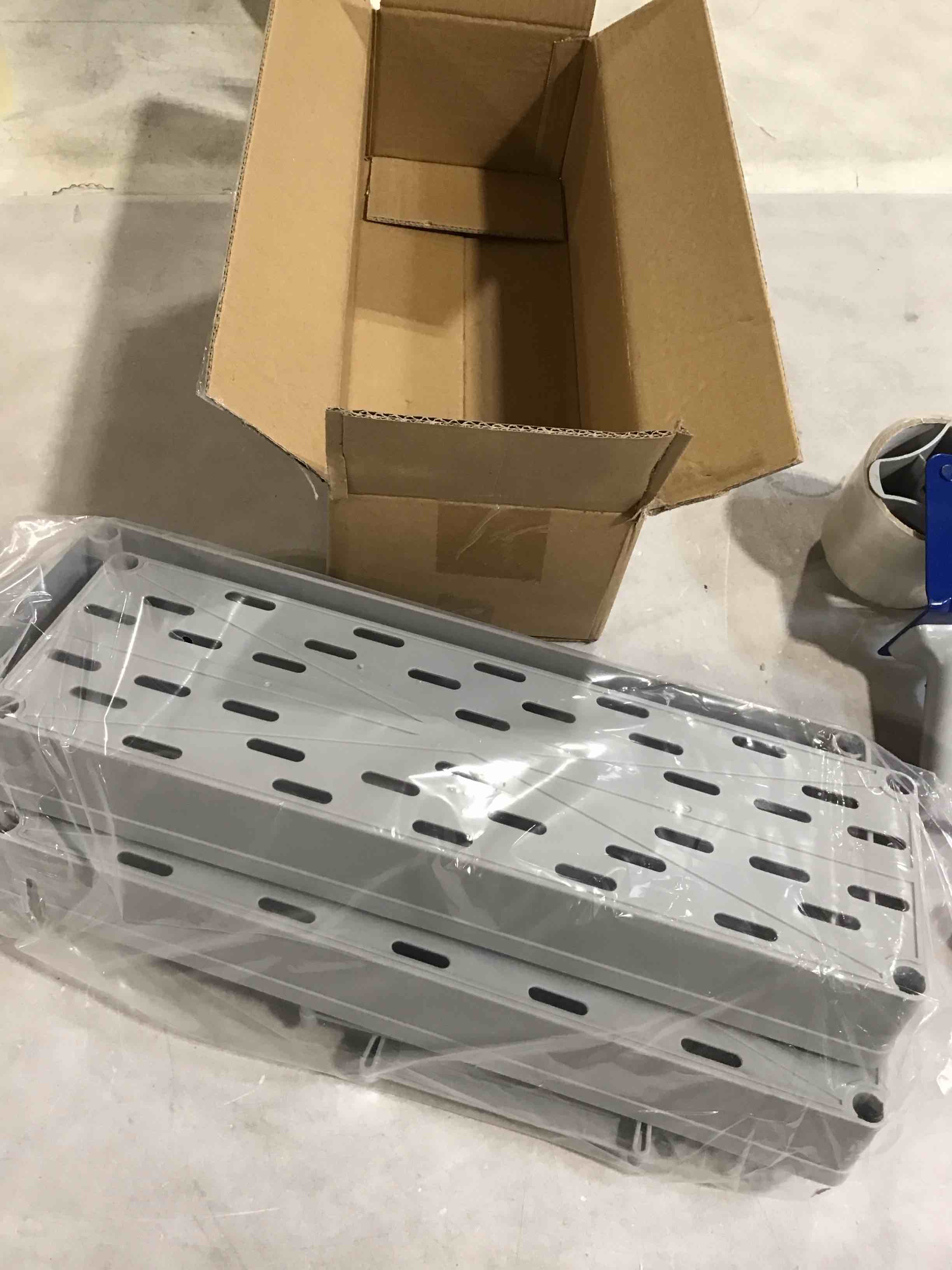 https://s3.amazonaws.com/lotting-images-prod/bidfta/BRN1724241_1745590936785.jpeg
