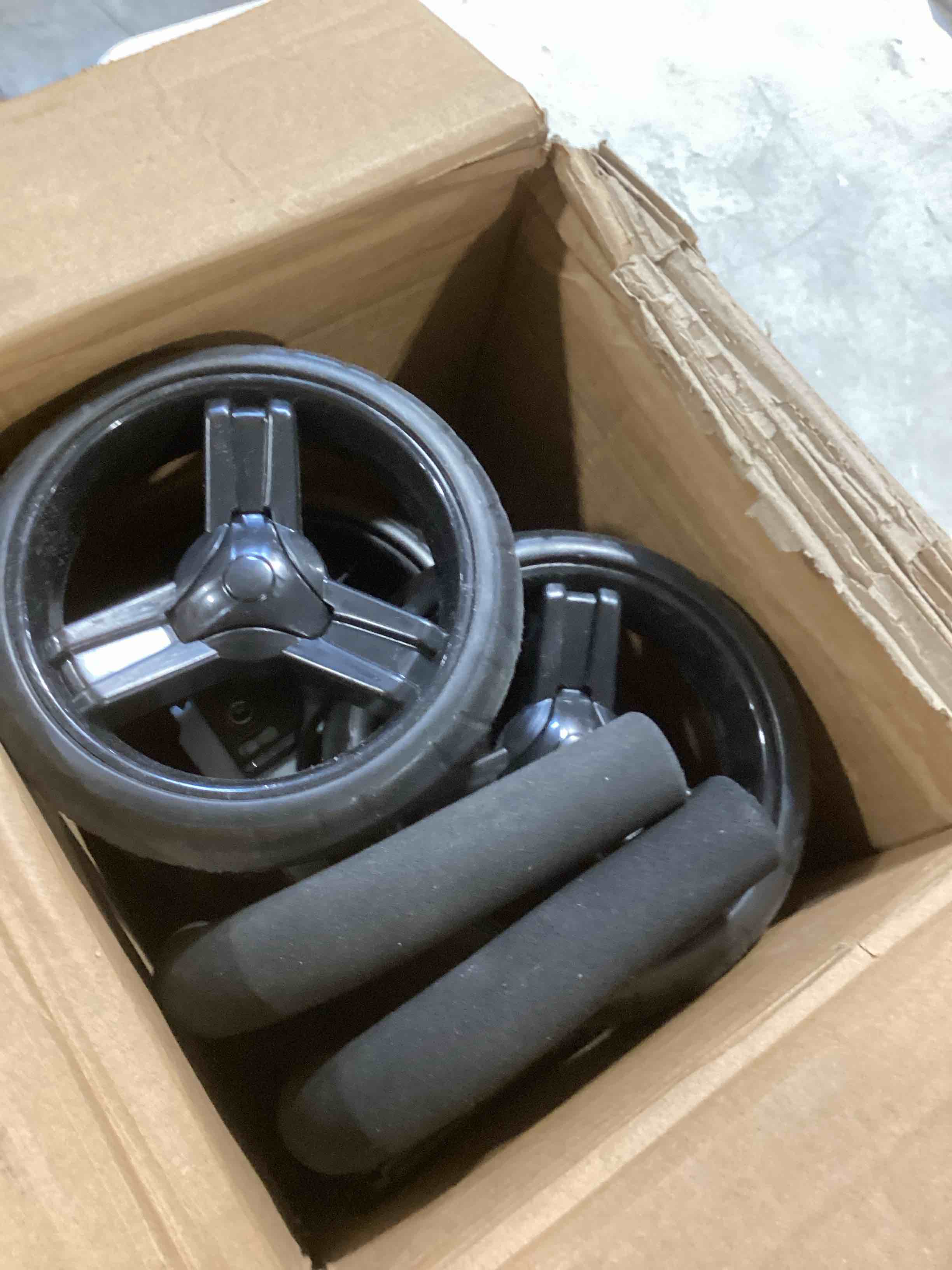 https://s3.amazonaws.com/lotting-images-prod/bidfta/BRN1725939_1746625771297.jpeg