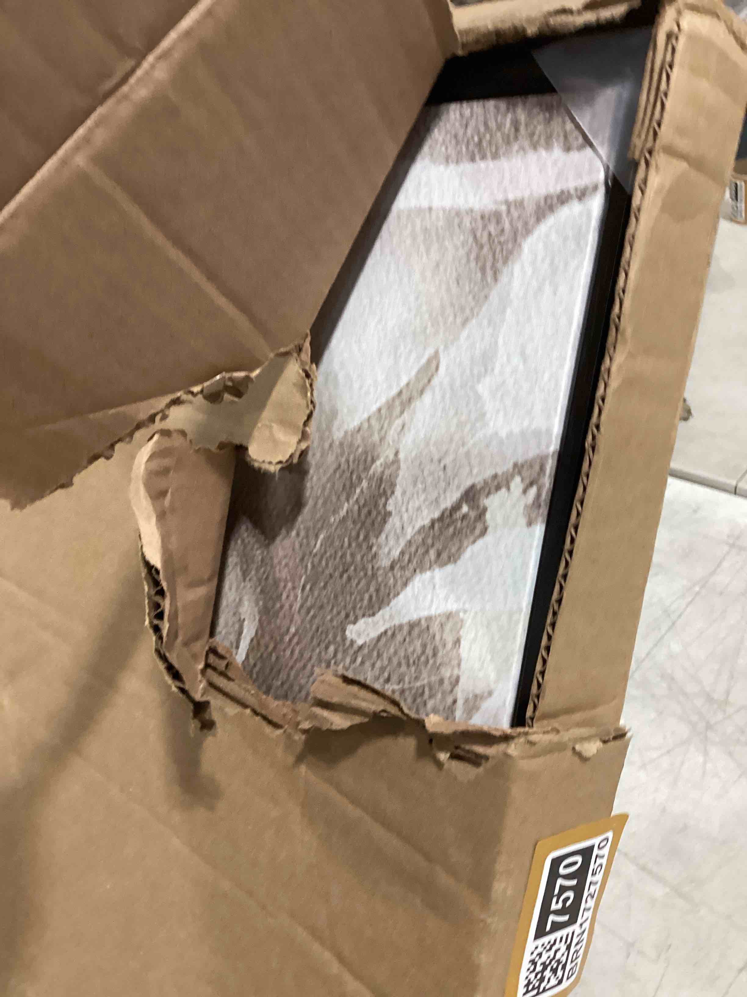 https://s3.amazonaws.com/lotting-images-prod/bidfta/BRN1727570_1752677765187.jpeg