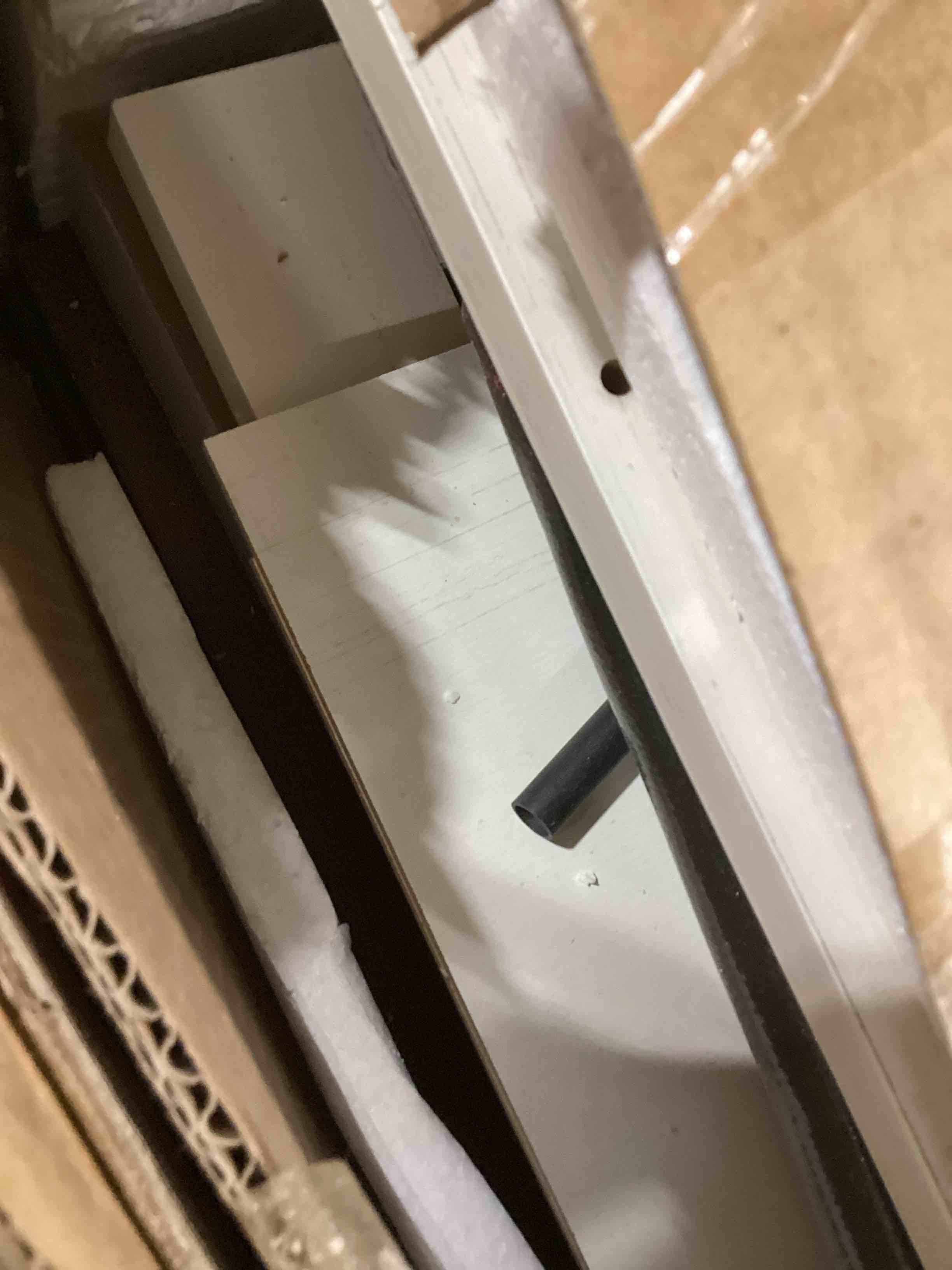 https://s3.amazonaws.com/lotting-images-prod/bidfta/BRN1727826_1752847251165.jpeg