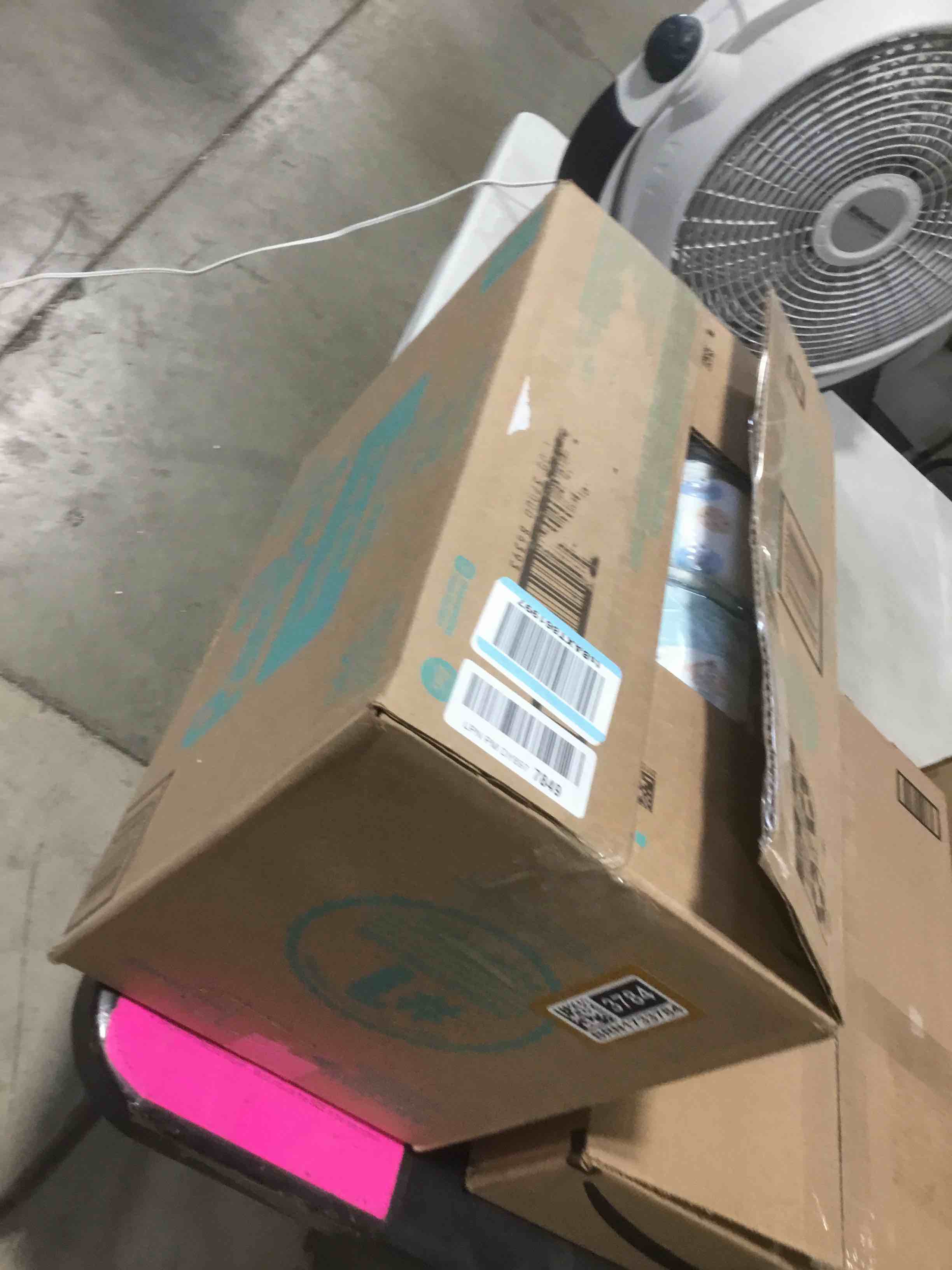https://s3.amazonaws.com/lotting-images-prod/bidfta/BRN1733784_1746023134954.jpeg