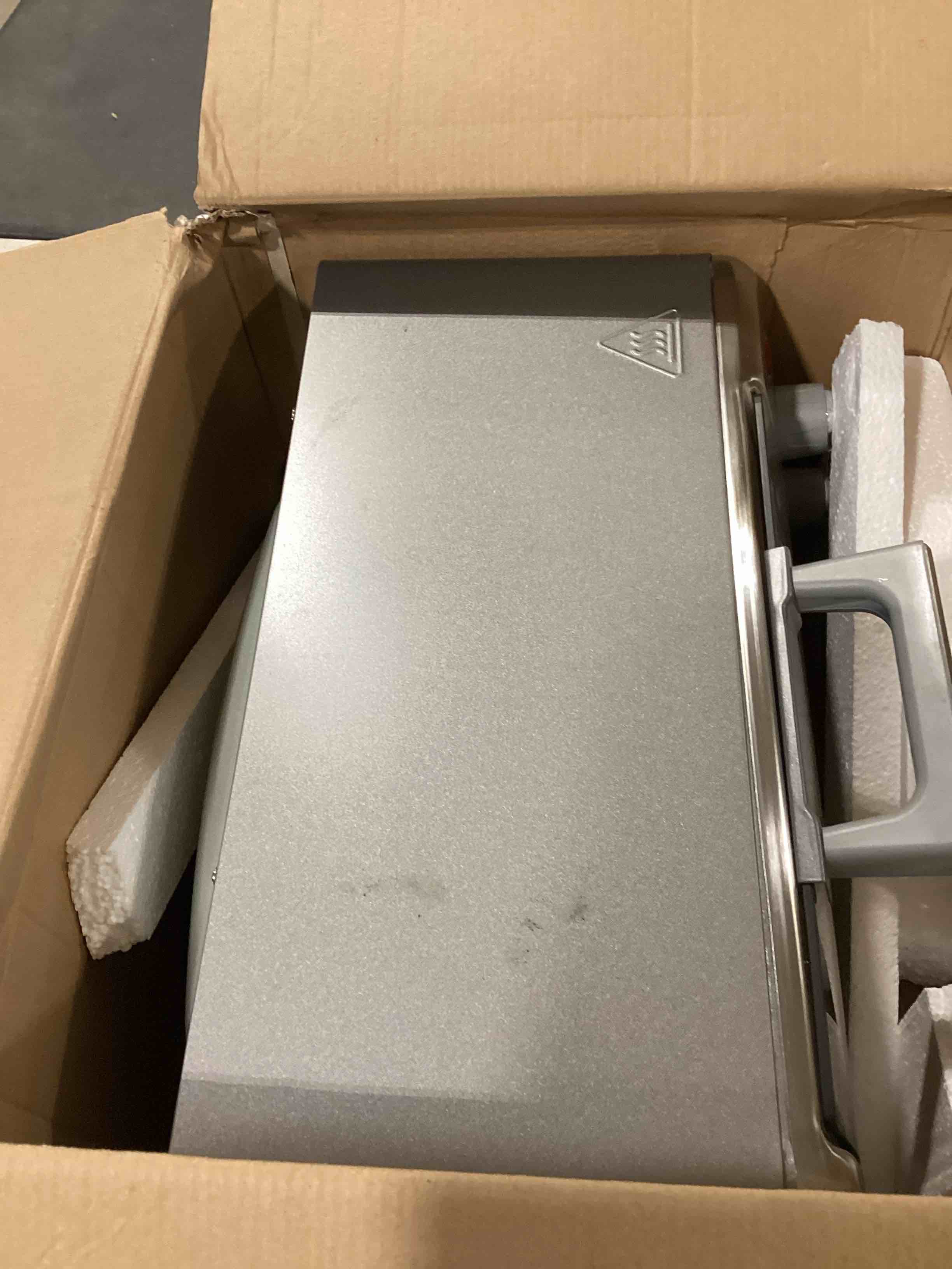 https://s3.amazonaws.com/lotting-images-prod/bidfta/BRN1734744_1747223717619.jpeg