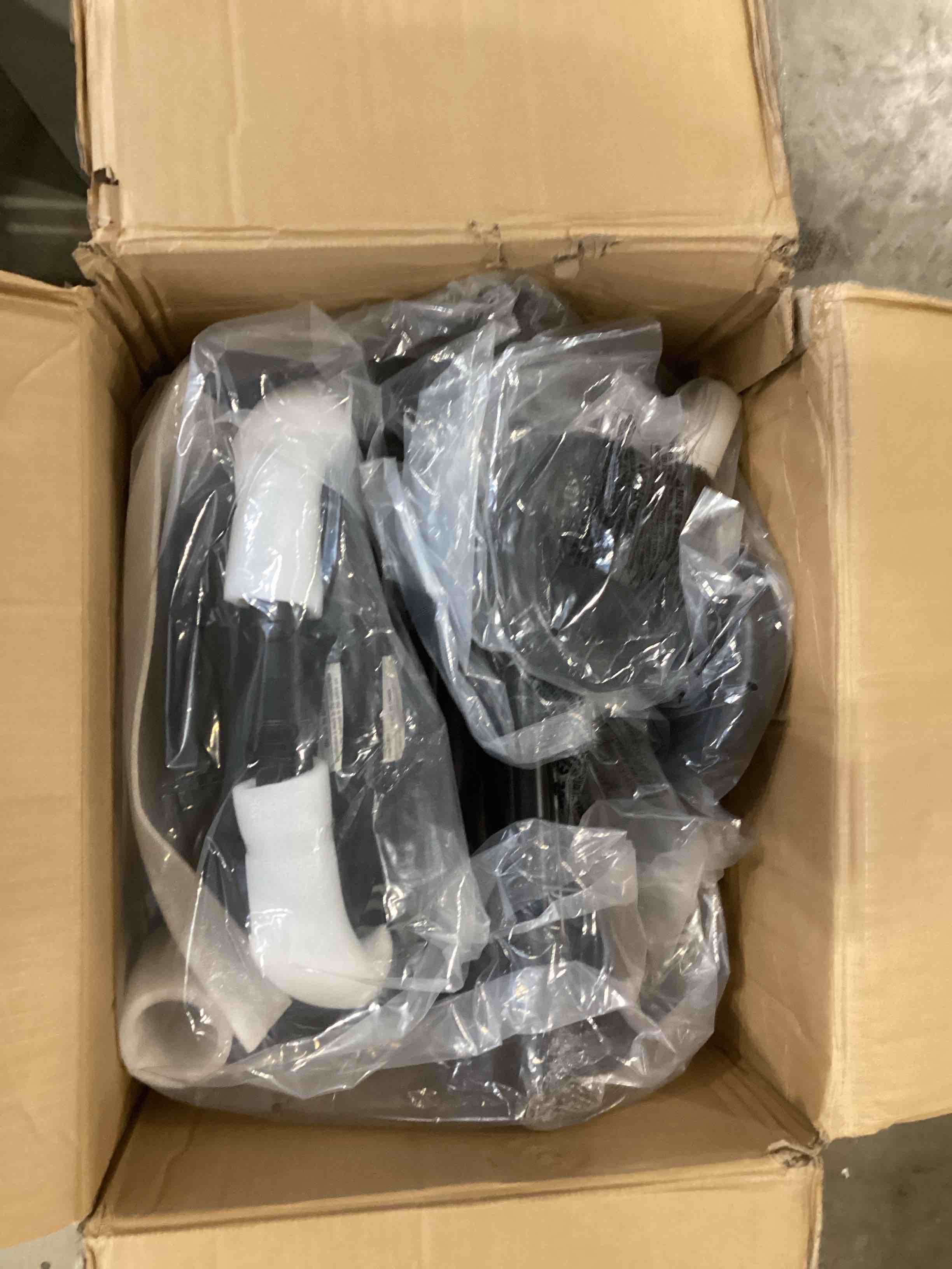 https://s3.amazonaws.com/lotting-images-prod/bidfta/BRN1735448_1746028332433.jpeg