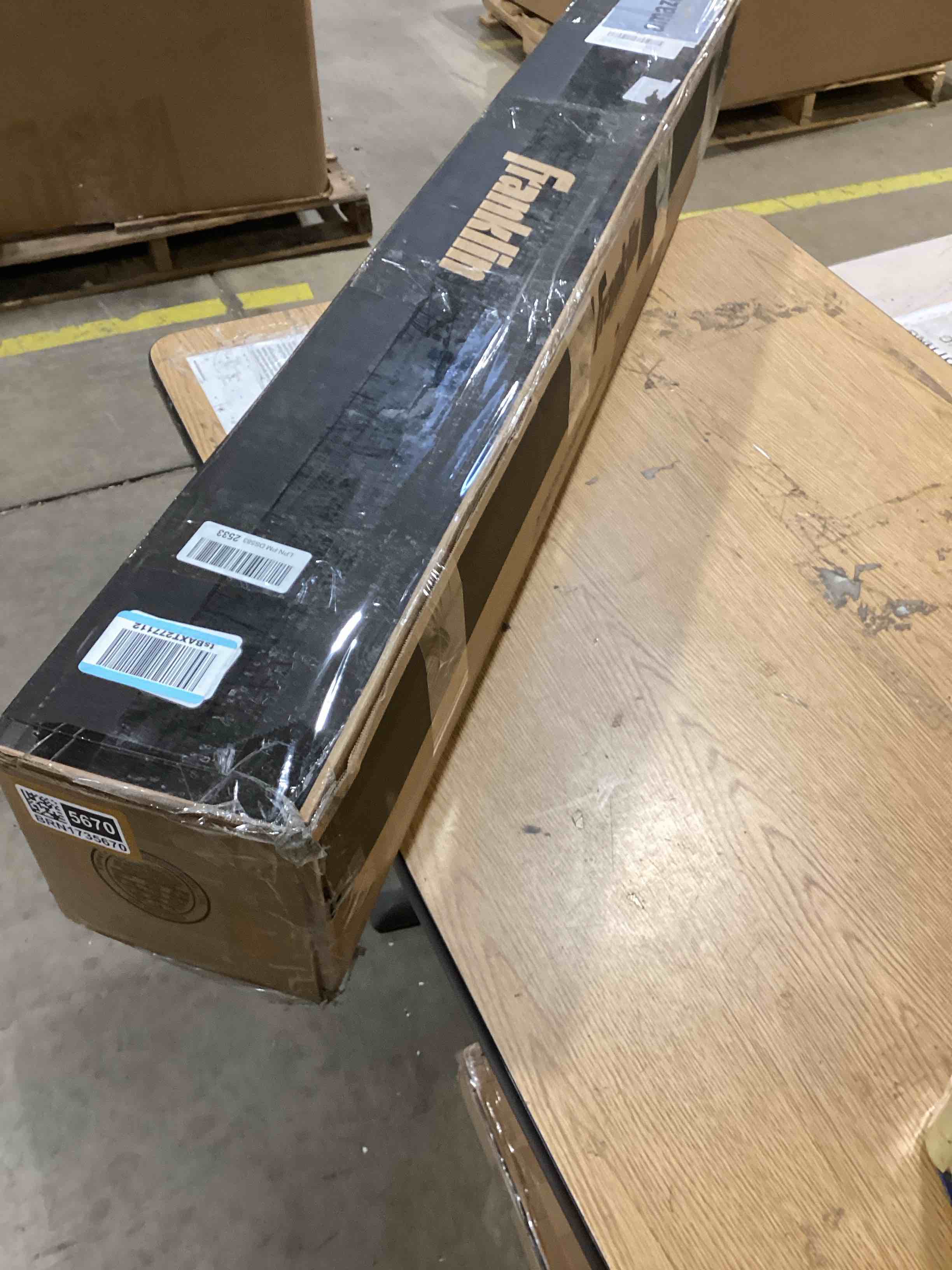 https://s3.amazonaws.com/lotting-images-prod/bidfta/BRN1735670_1746705174564.jpeg
