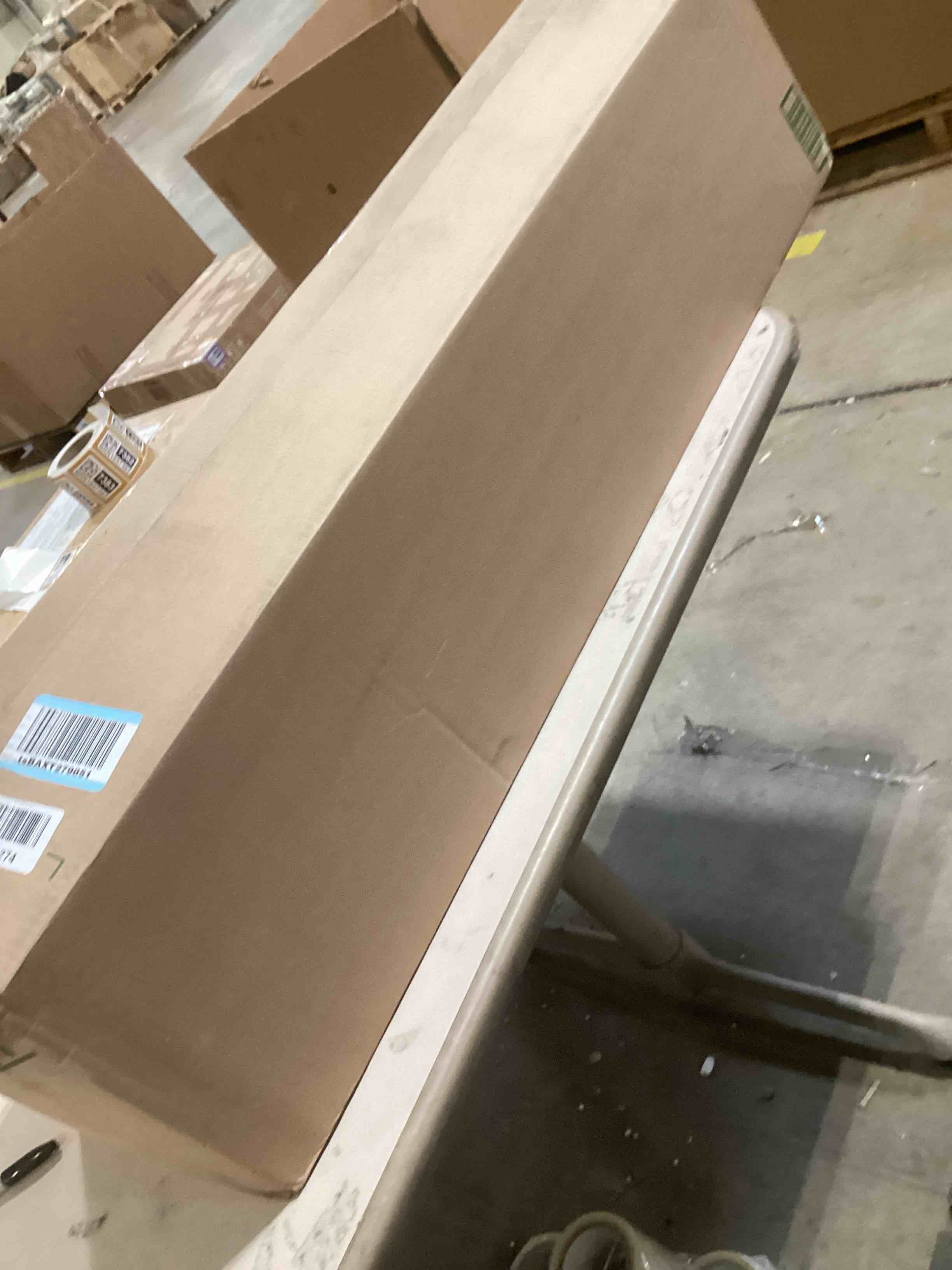 https://s3.amazonaws.com/lotting-images-prod/bidfta/BRN1736257_1747668722529.jpeg