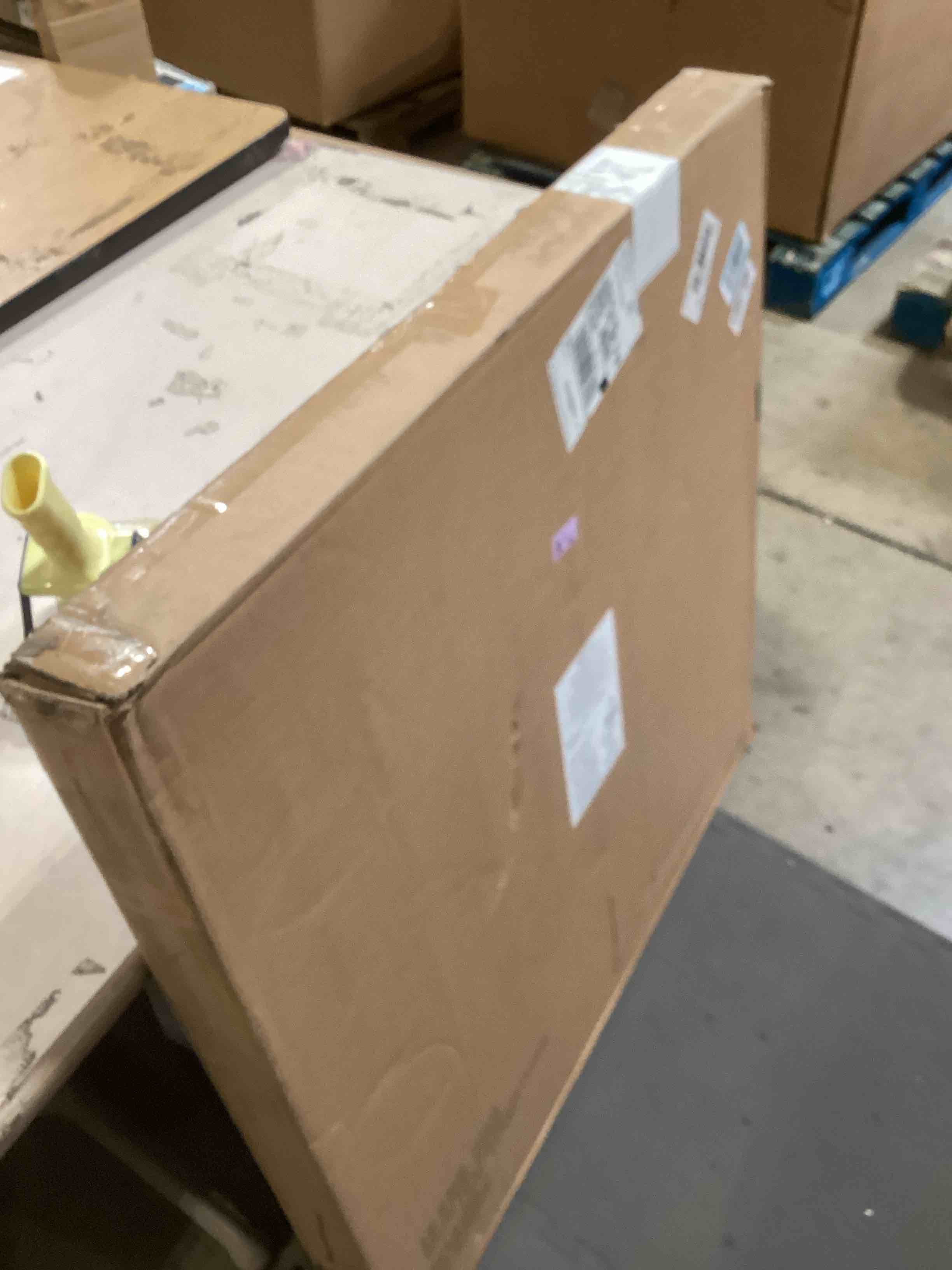 https://s3.amazonaws.com/lotting-images-prod/bidfta/BRN1737225_1748368208081.jpeg