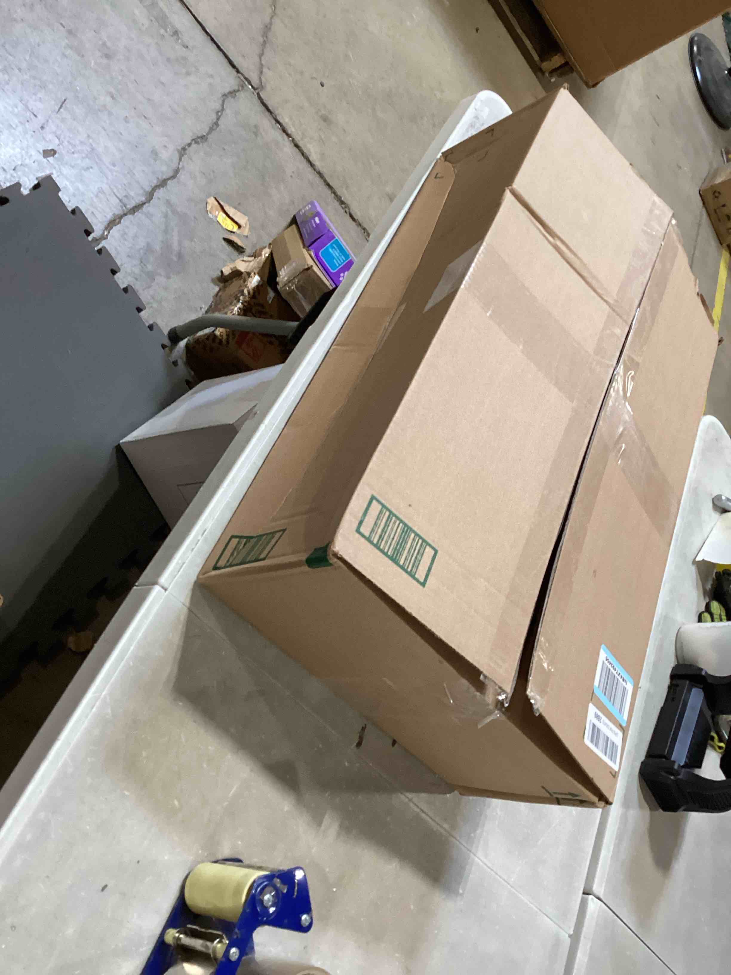 https://s3.amazonaws.com/lotting-images-prod/bidfta/BRN1738665_1747337770070.jpeg