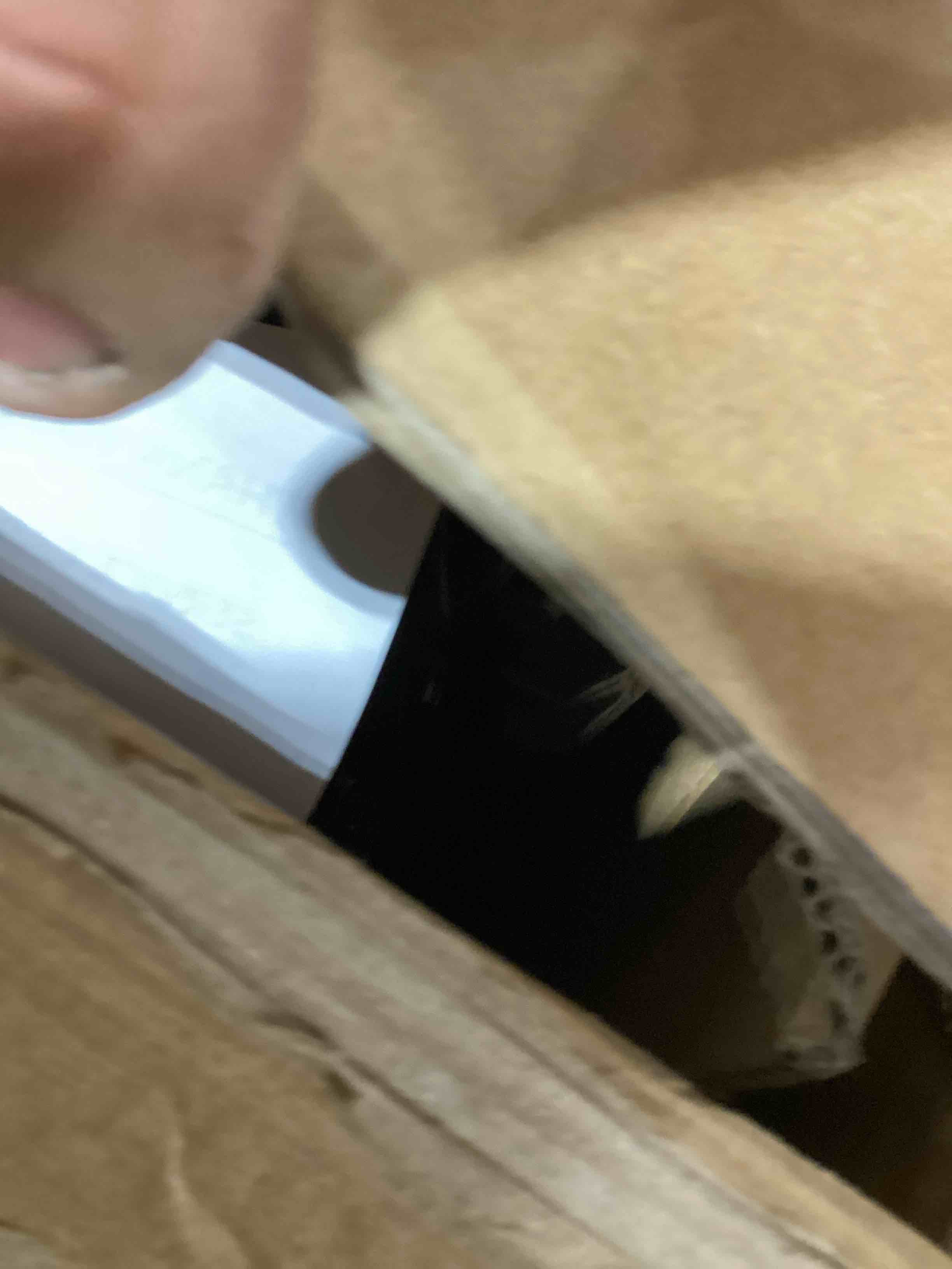 https://s3.amazonaws.com/lotting-images-prod/bidfta/BRN1741213_1749643481921.jpeg