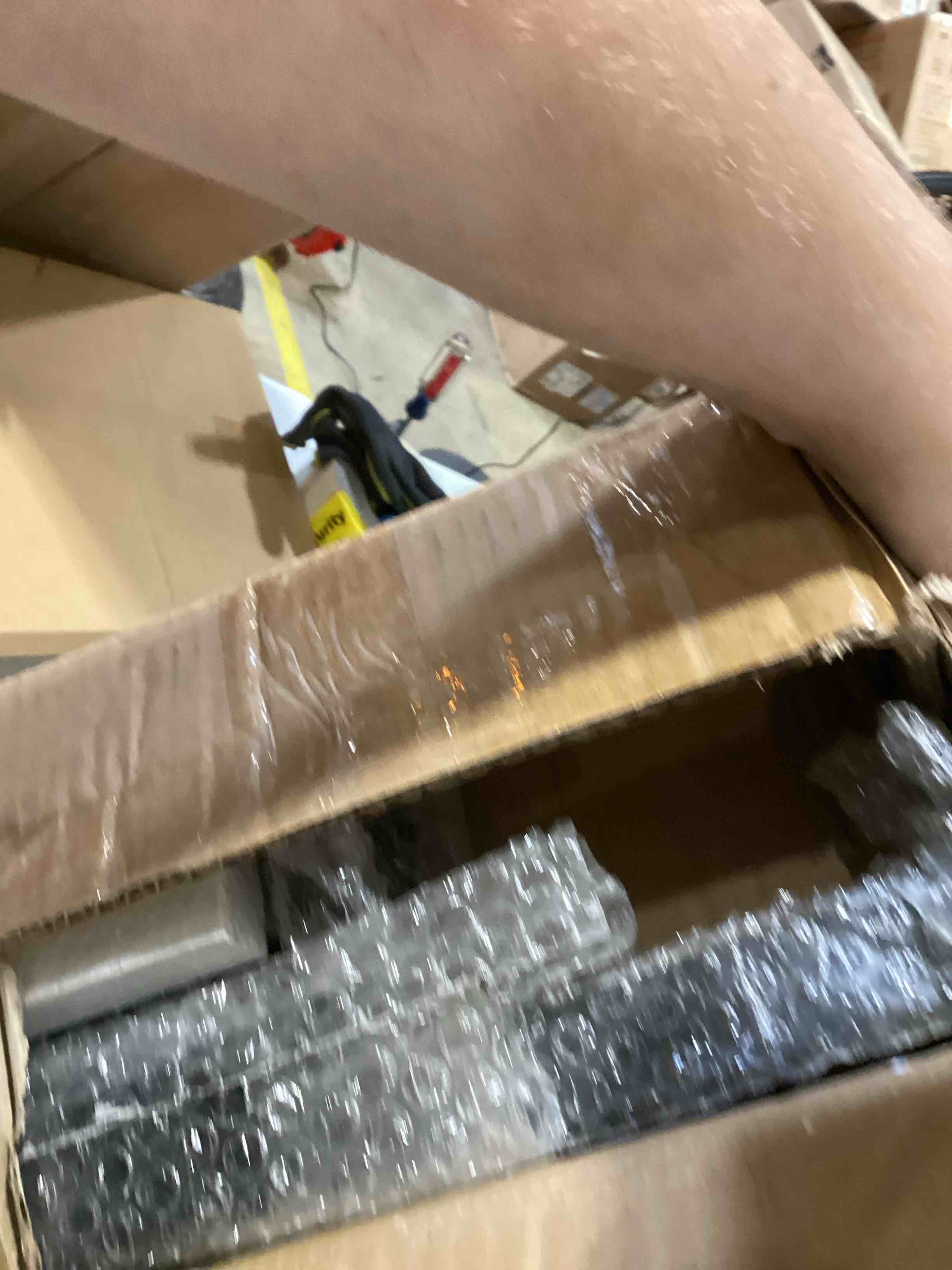 https://s3.amazonaws.com/lotting-images-prod/bidfta/BRN1742023_1750081990460.jpeg