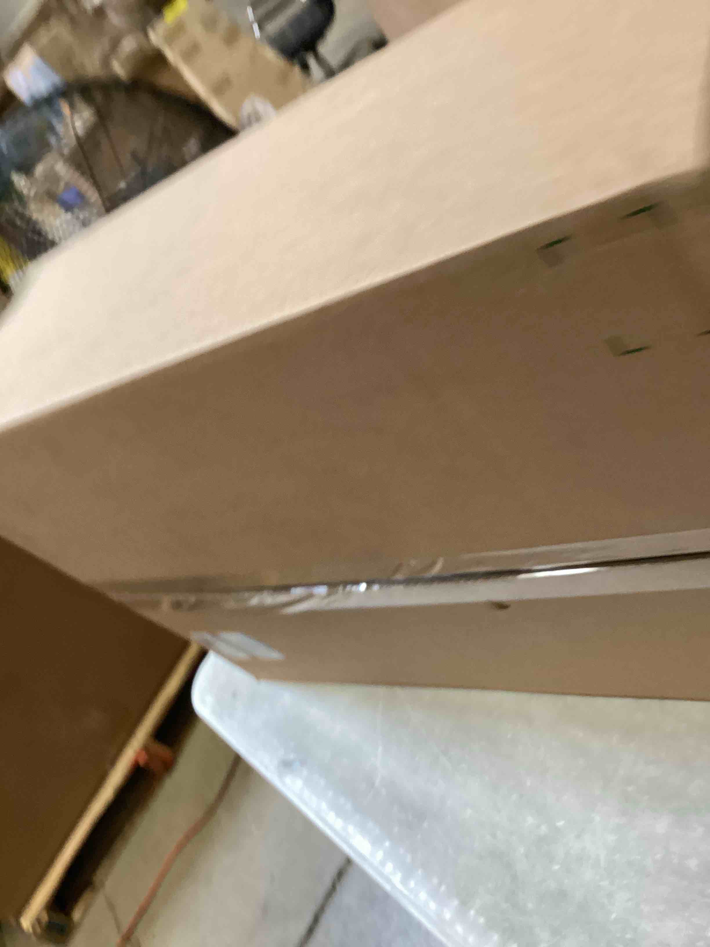 https://s3.amazonaws.com/lotting-images-prod/bidfta/BRN1743901_1750778319872.jpeg