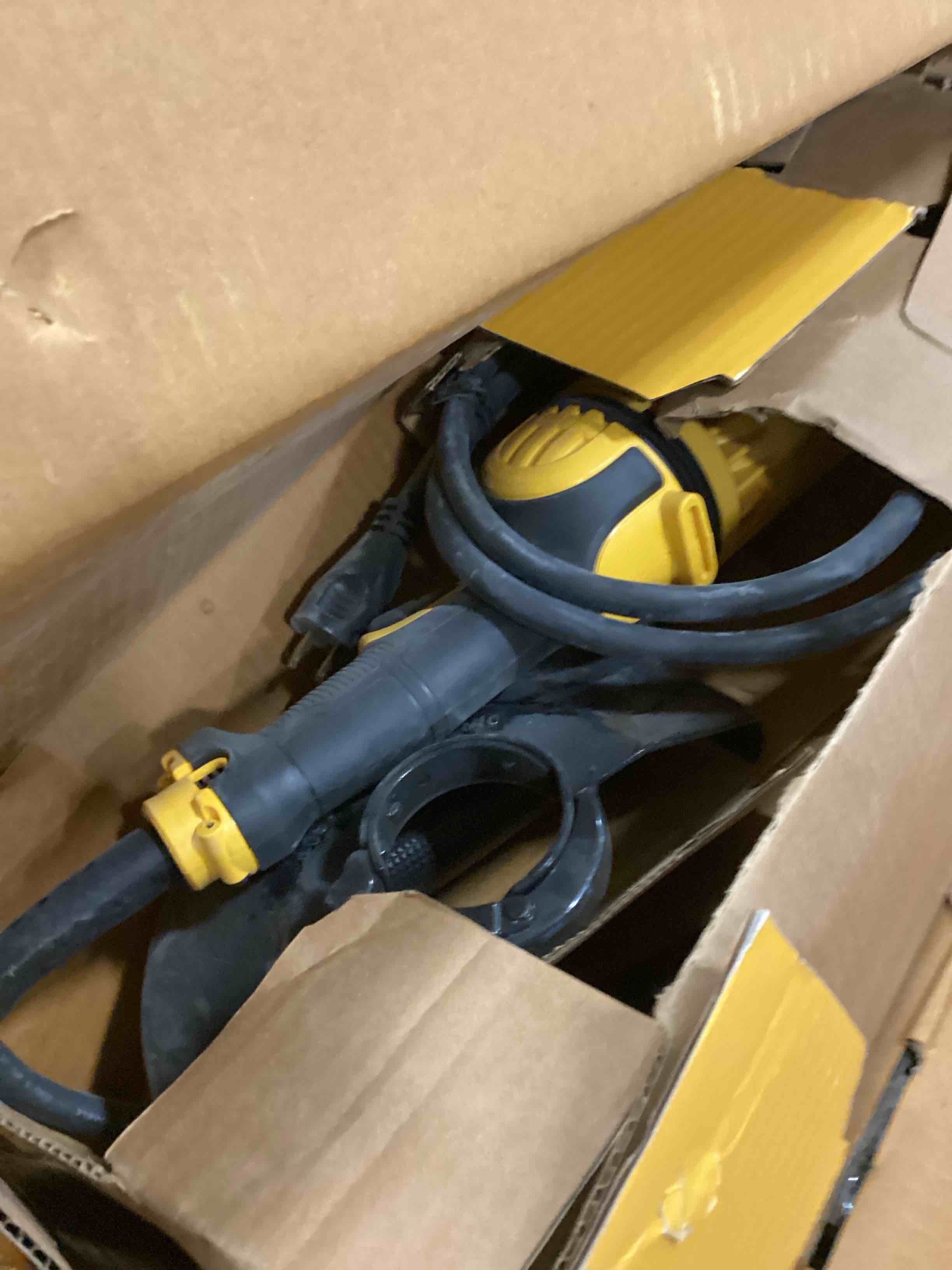 https://s3.amazonaws.com/lotting-images-prod/bidfta/BRN1748396_1737129616265.jpeg