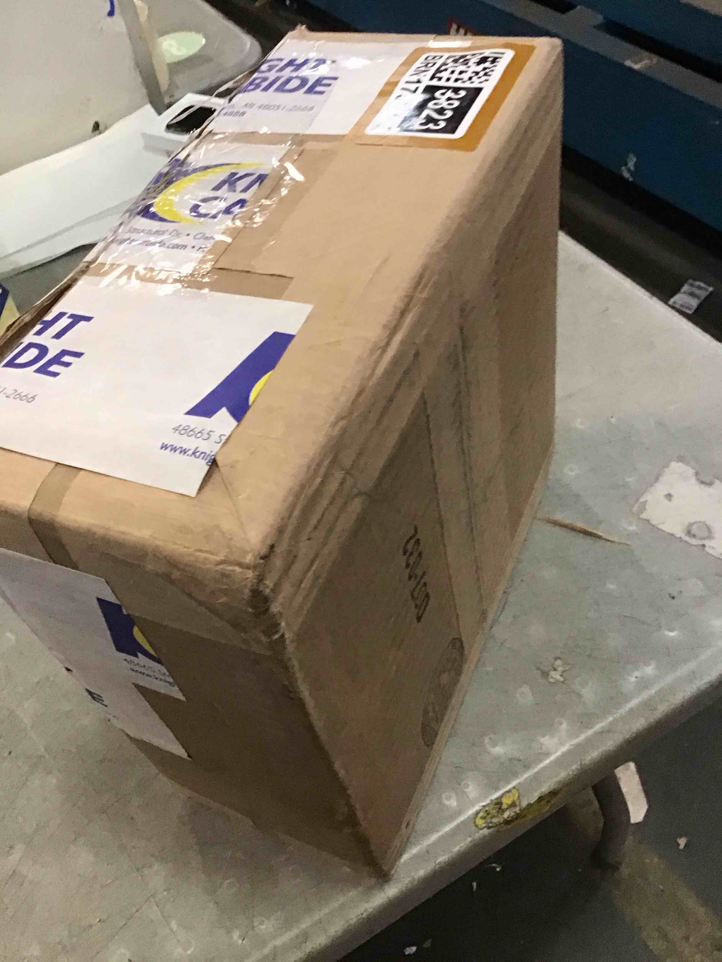 https://s3.amazonaws.com/lotting-images-prod/bidfta/BRN1753823_1737046166859.jpeg