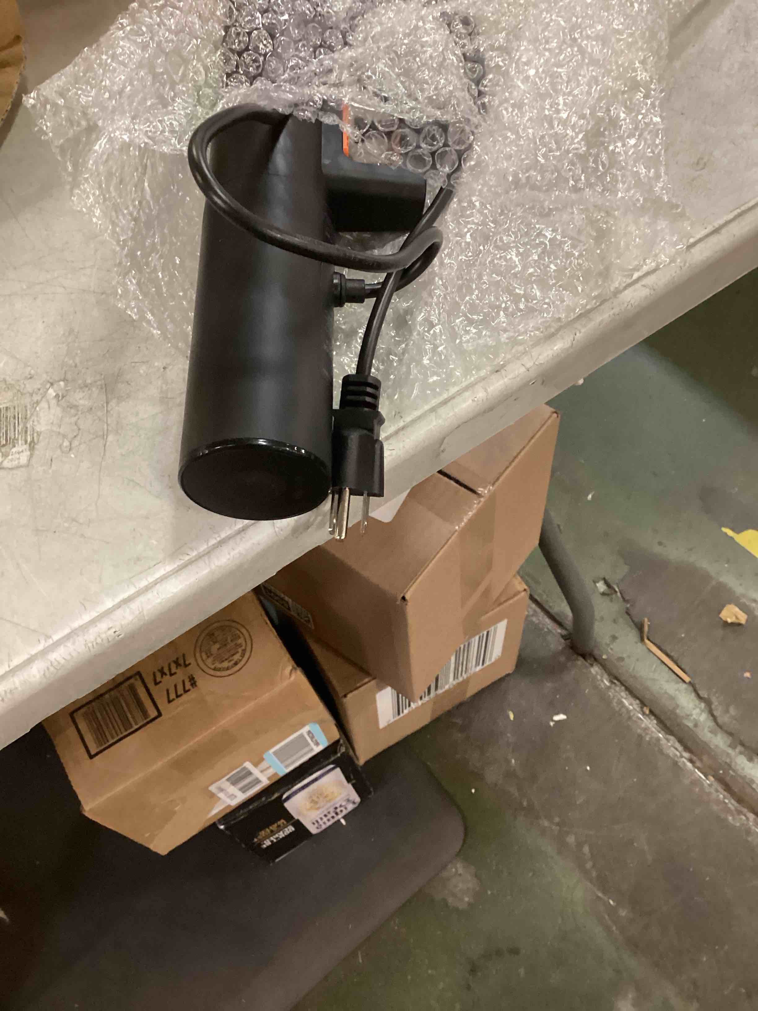 https://s3.amazonaws.com/lotting-images-prod/bidfta/BRN1758580_1737648452600.jpeg