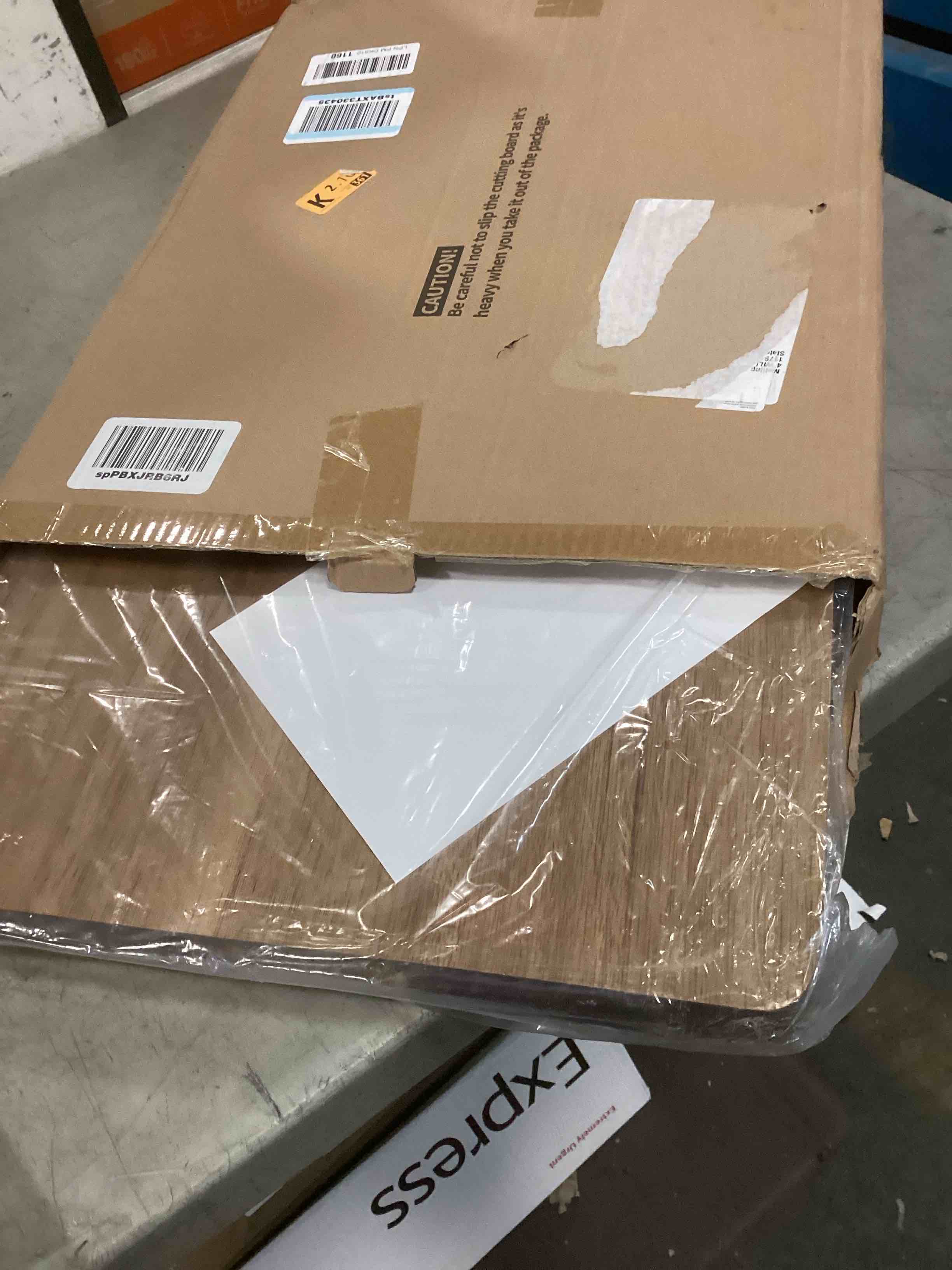 https://s3.amazonaws.com/lotting-images-prod/bidfta/BRN1759532_1736605301272.jpeg