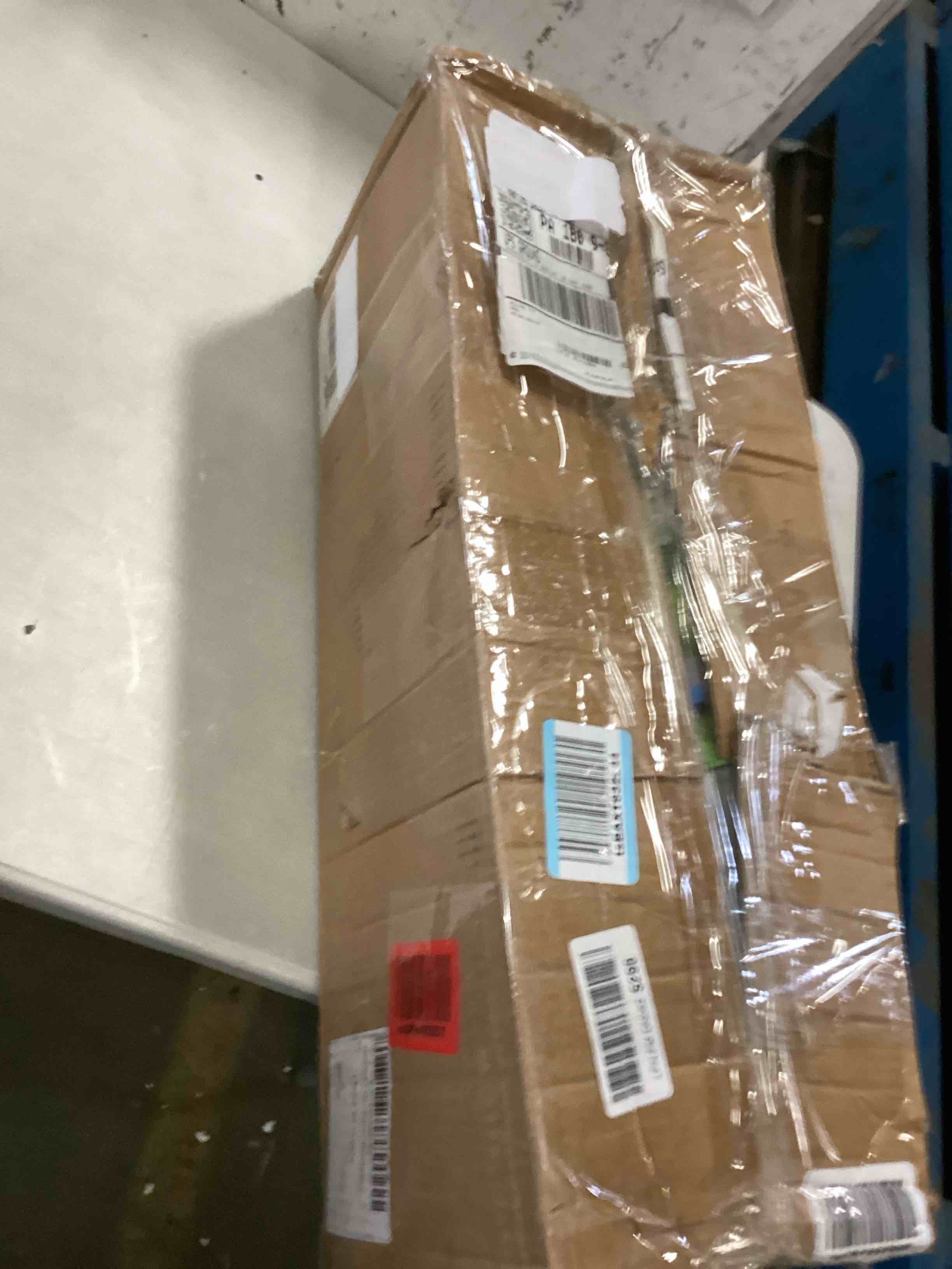 https://s3.amazonaws.com/lotting-images-prod/bidfta/BRN1760388_1737478549457.jpeg